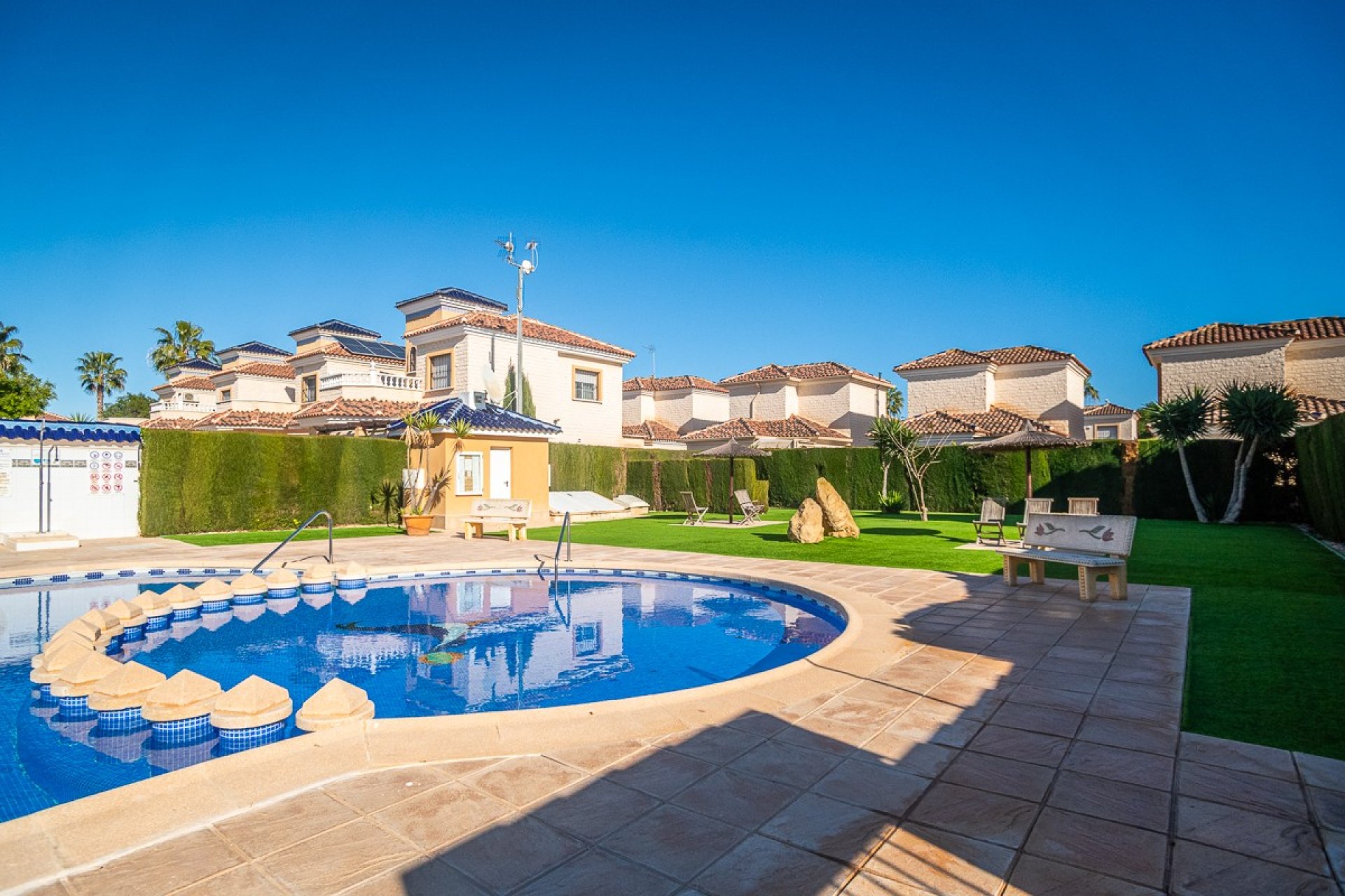 Återförsäljning - Villa -
Guardamar del Segura - EL RASO