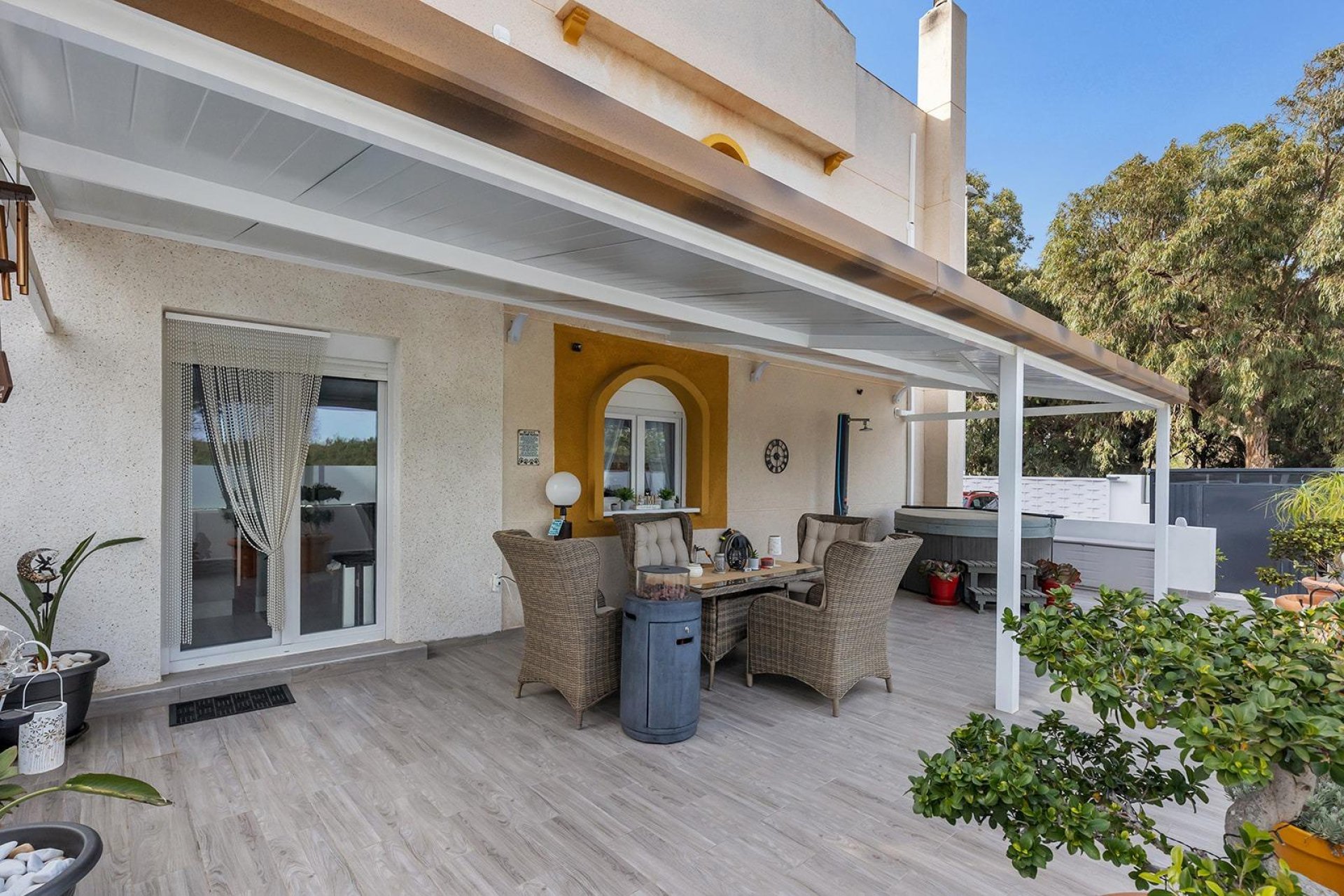 Återförsäljning - Villa -
Guardamar del Segura - Urbanizaciones