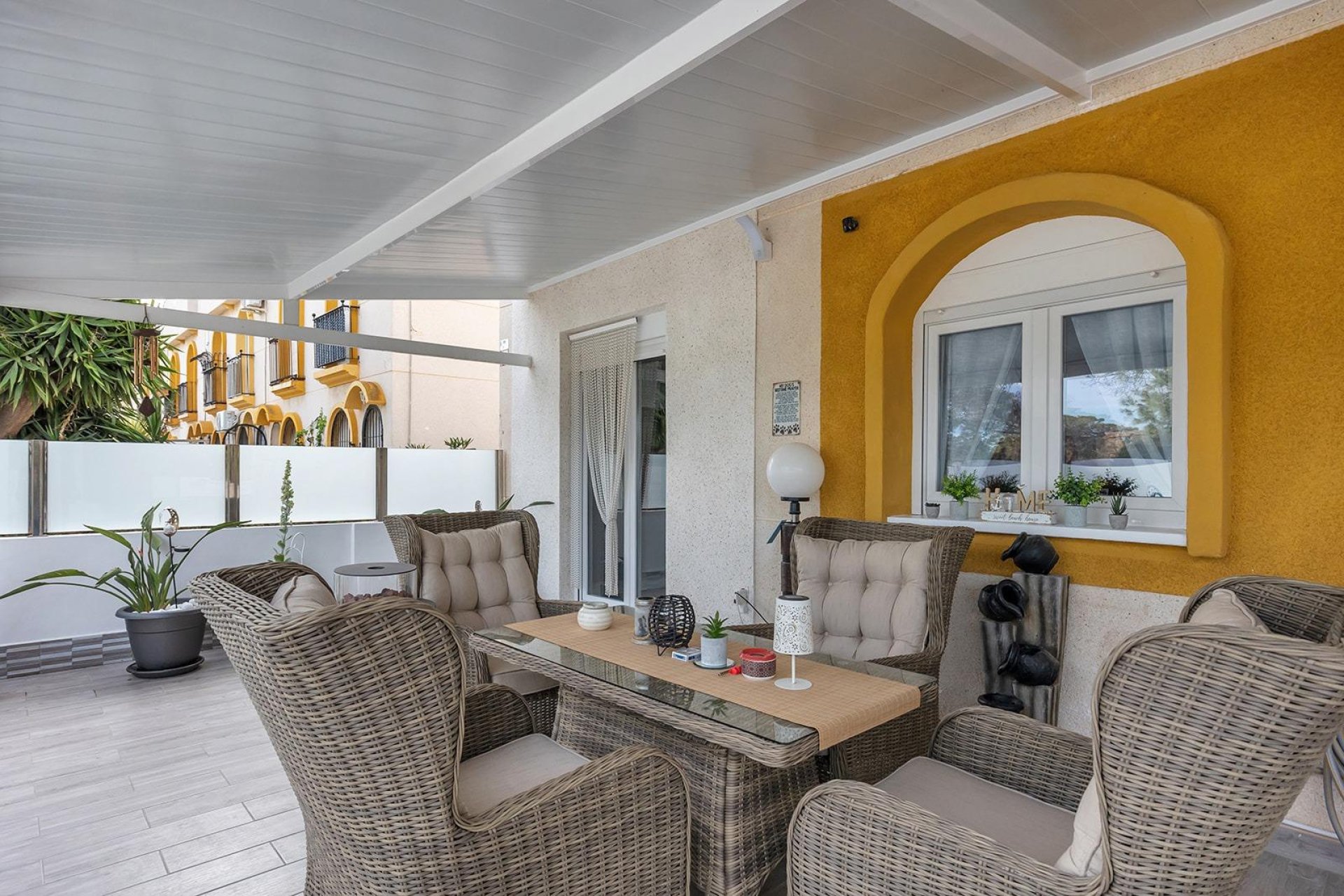 Återförsäljning - Villa -
Guardamar del Segura - Urbanizaciones