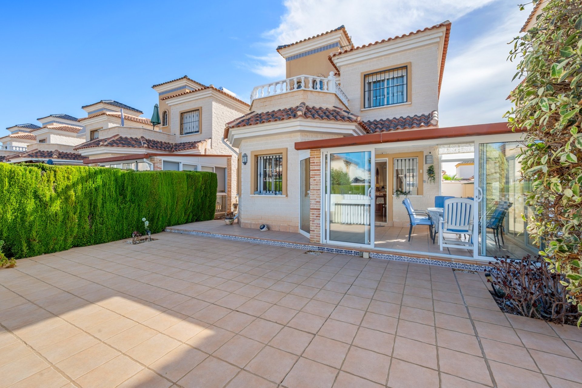 Återförsäljning - Villa -
Guardamar del Segura