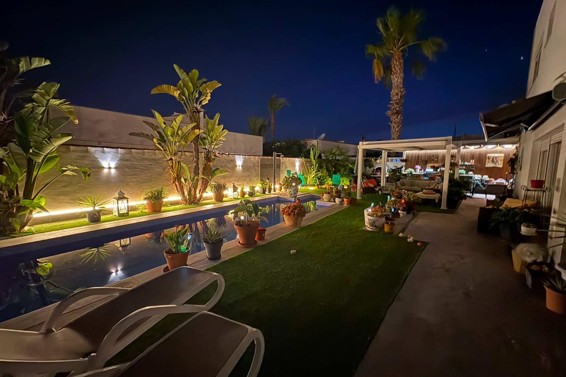 Återförsäljning - Villa / House -
Torrevieja - La Siesta