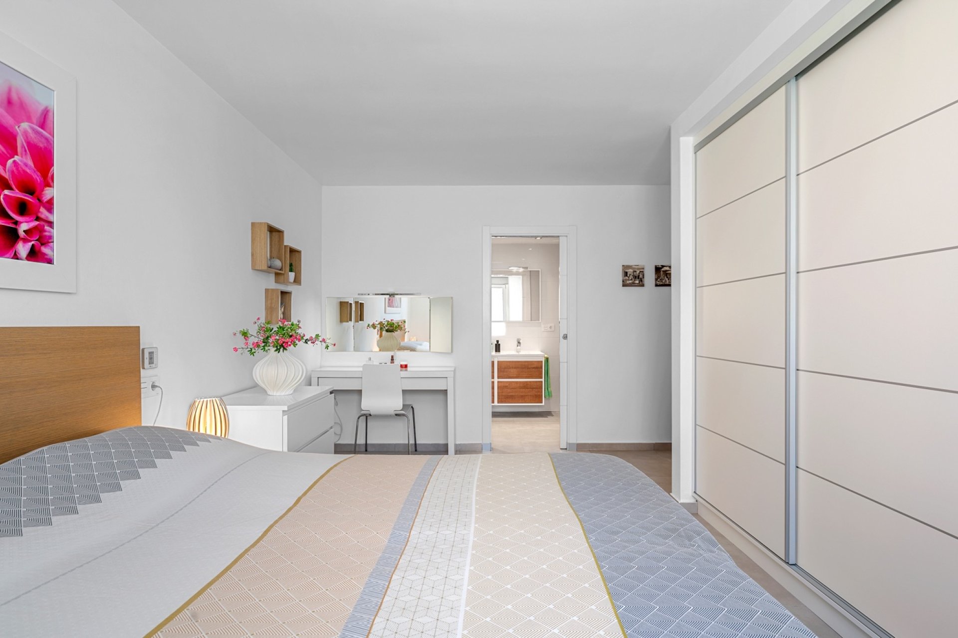 Återförsäljning - Villa -
La Marina