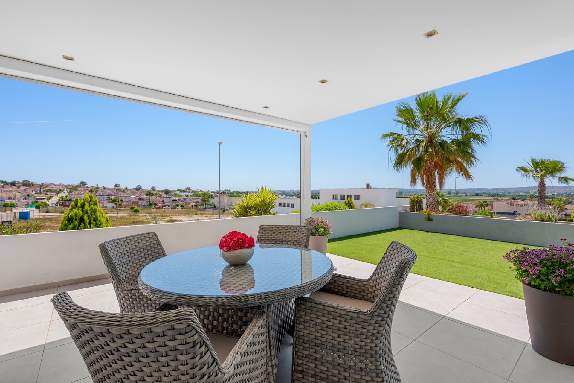Återförsäljning - Villa -
La Marina