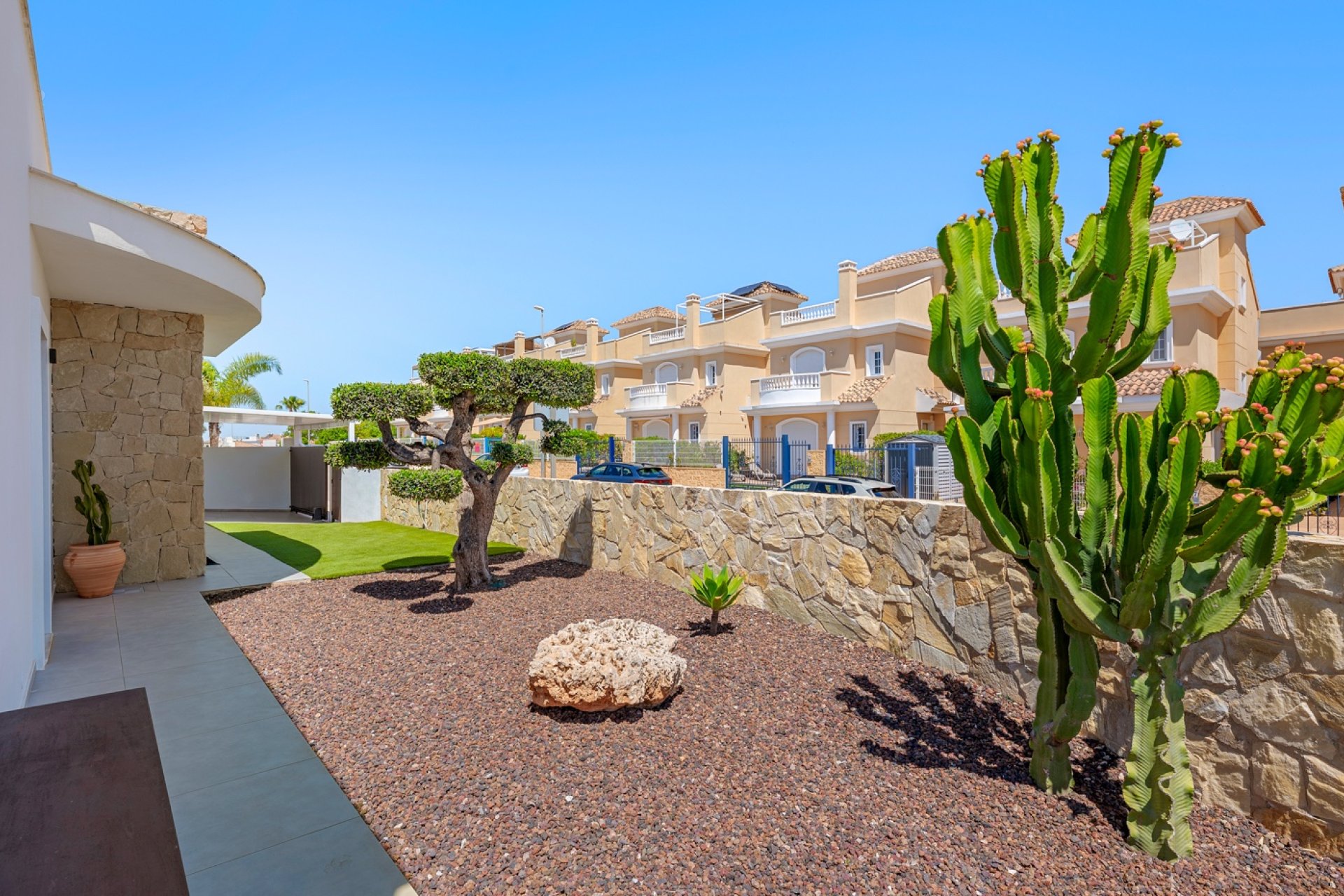 Återförsäljning - Villa -
La Marina