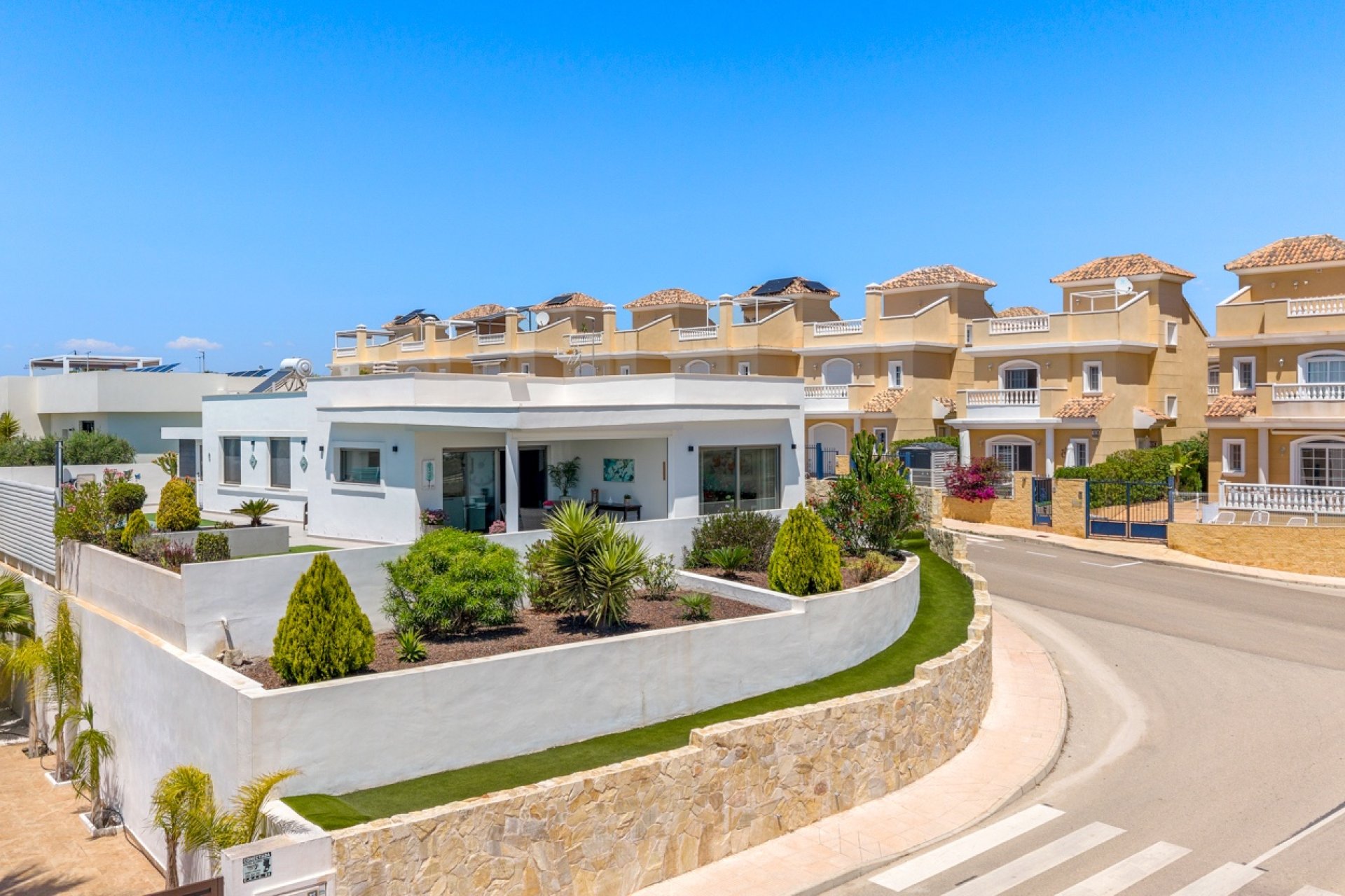 Återförsäljning - Villa -
La Marina