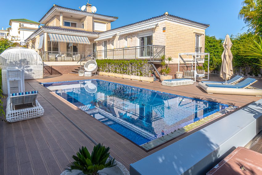 Återförsäljning - Villa -
La Mata