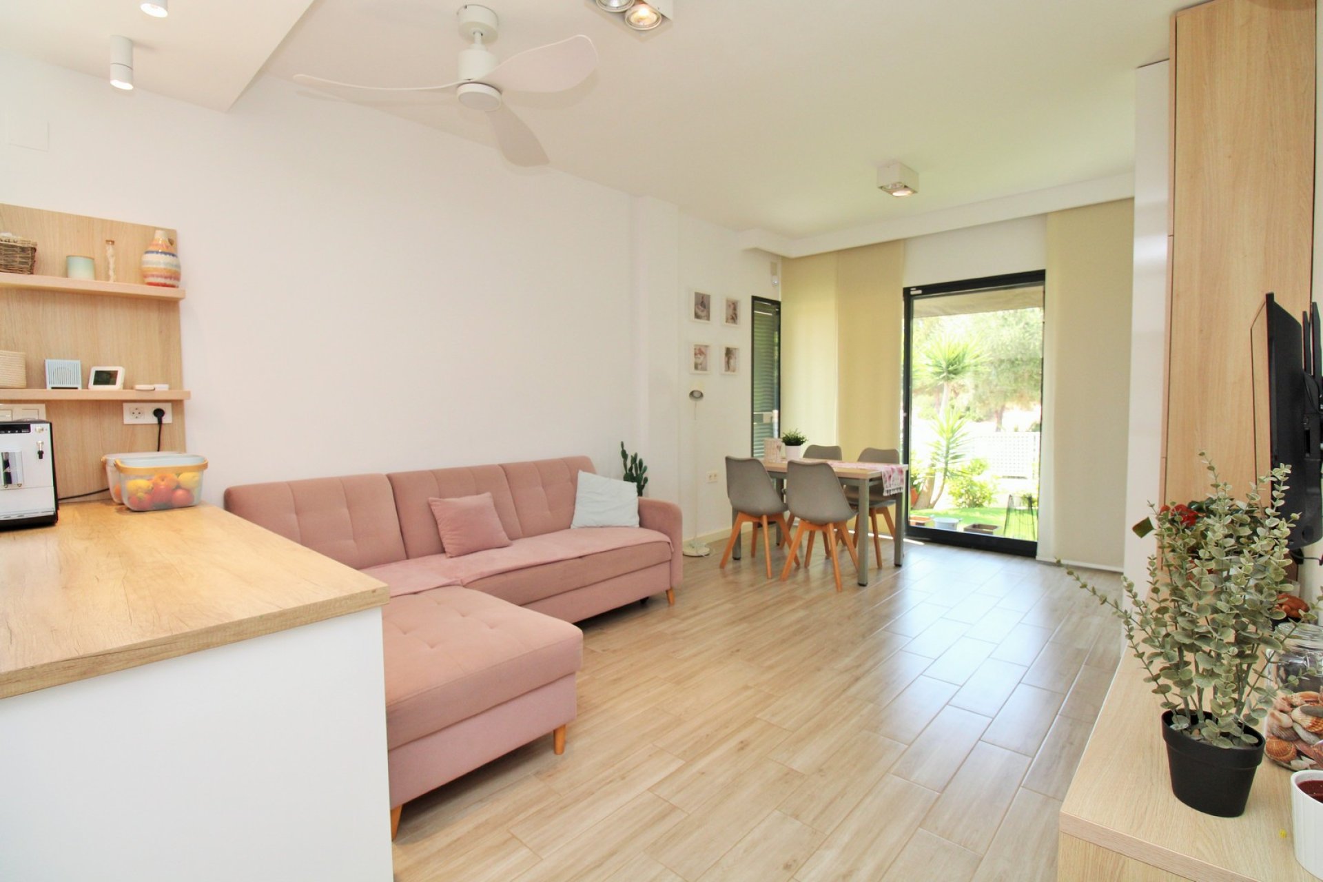 Återförsäljning - Villa -
La Zenia