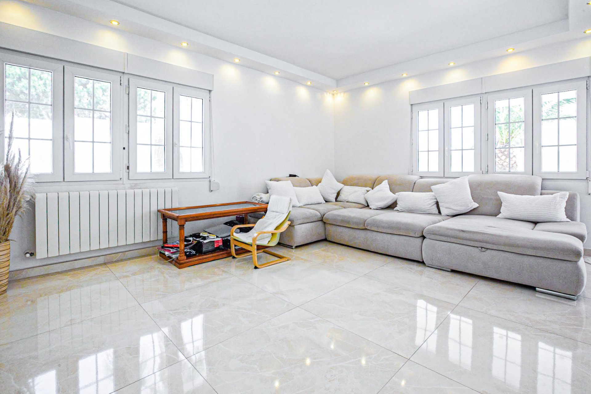 Återförsäljning - Villa -
La Zenia