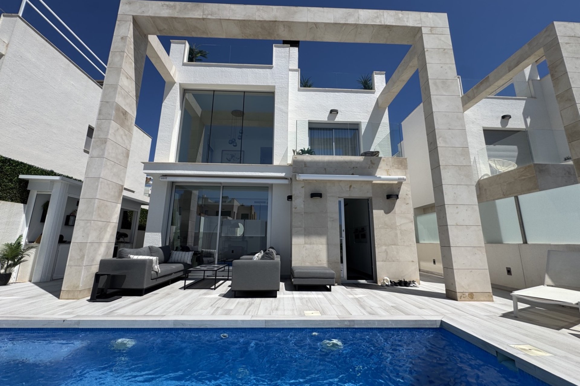 Återförsäljning - Villa -
Lomas de Cabo Roig