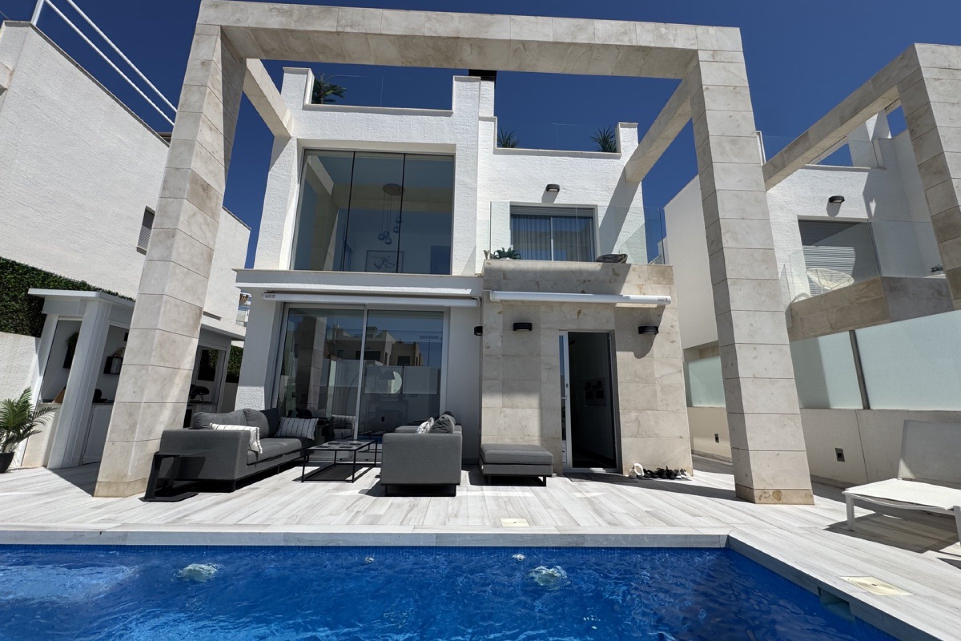 Återförsäljning - Villa -
Lomas de Cabo Roig