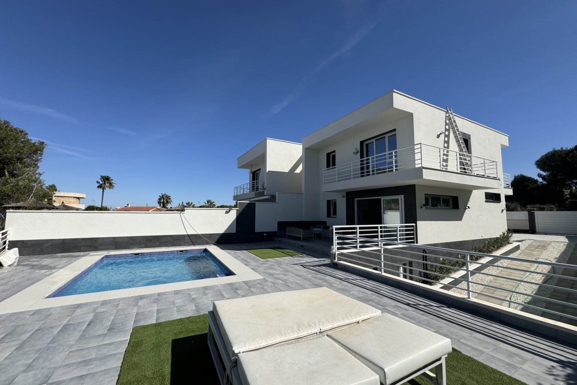 Återförsäljning - Villa -
Los Balcones