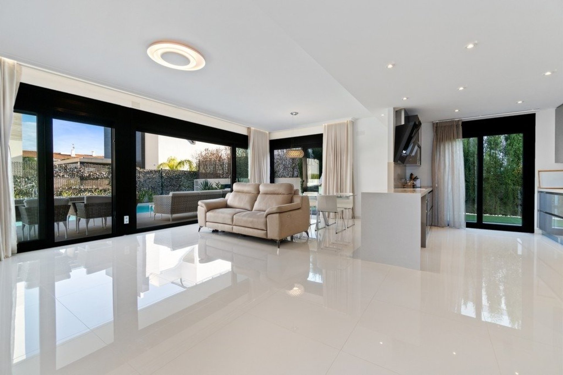 Återförsäljning - Villa -
Orihuela Costa - Agua Marina