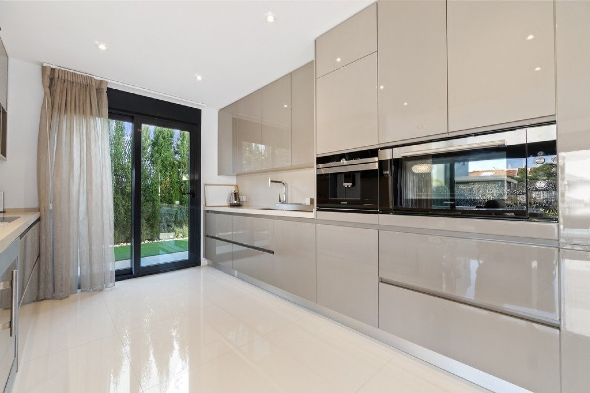 Återförsäljning - Villa -
Orihuela Costa - Agua Marina