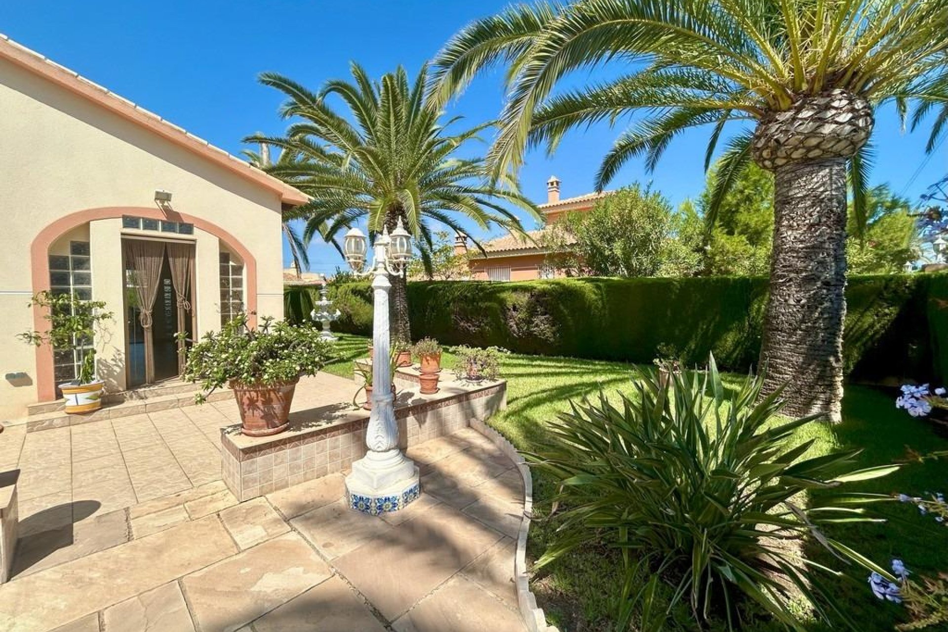 Återförsäljning - Villa -
Orihuela Costa - Aguamarina