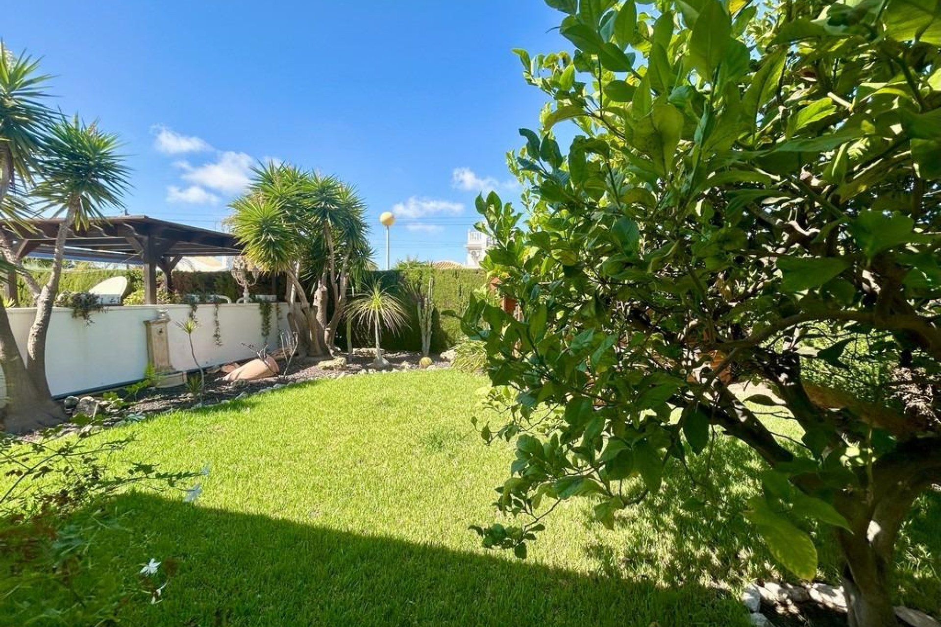 Återförsäljning - Villa -
Orihuela Costa - Aguamarina