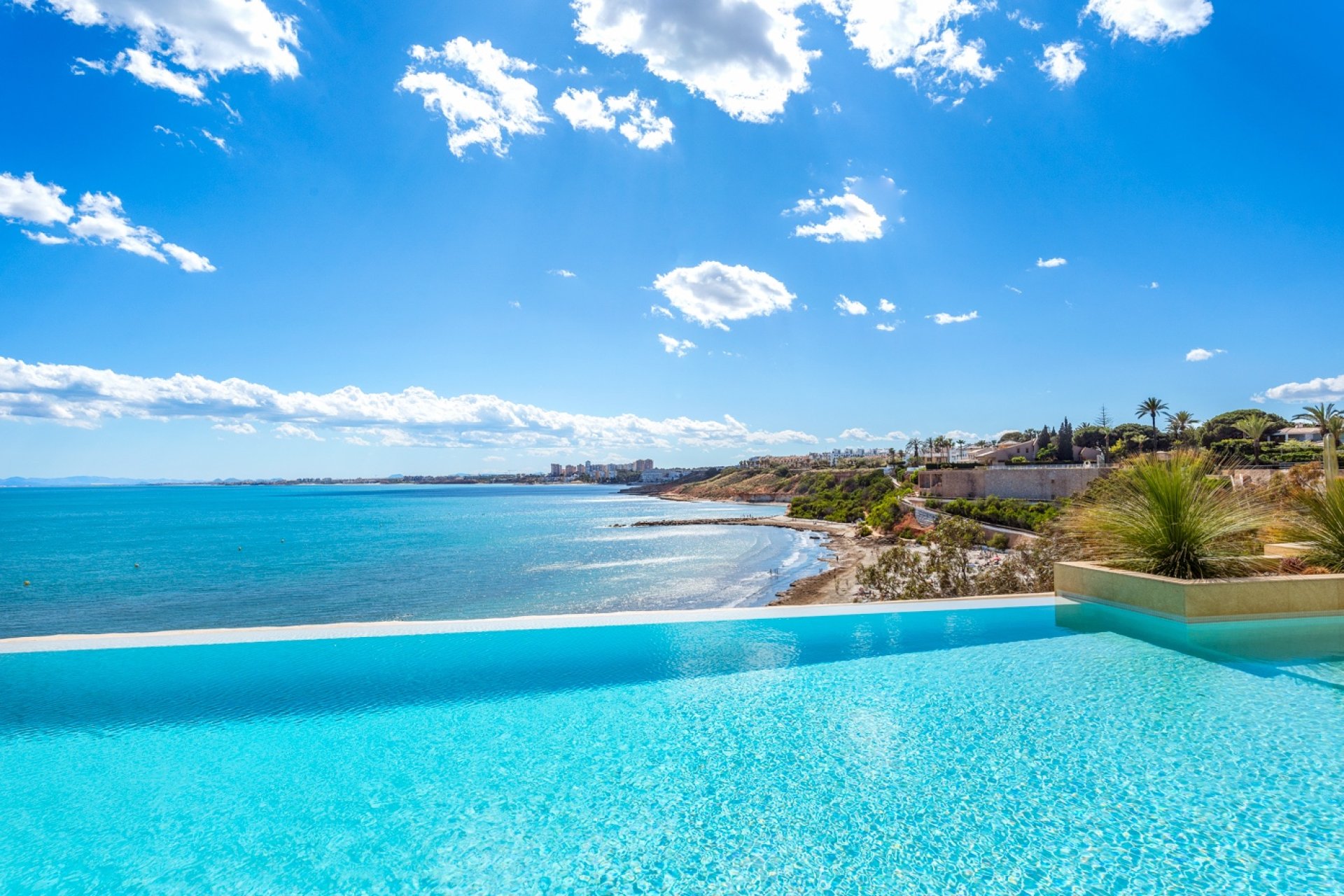 Återförsäljning - Villa -
Orihuela Costa - Cabo Roig