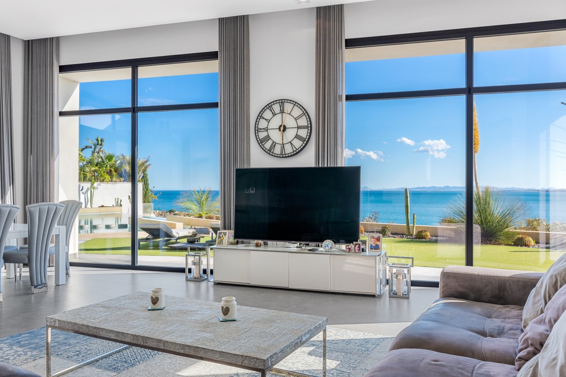 Återförsäljning - Villa -
Orihuela Costa - Cabo Roig