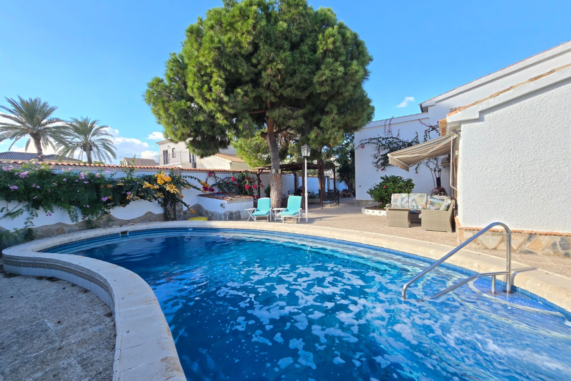 Återförsäljning - Villa * -
Orihuela Costa * - Cabo Roig *