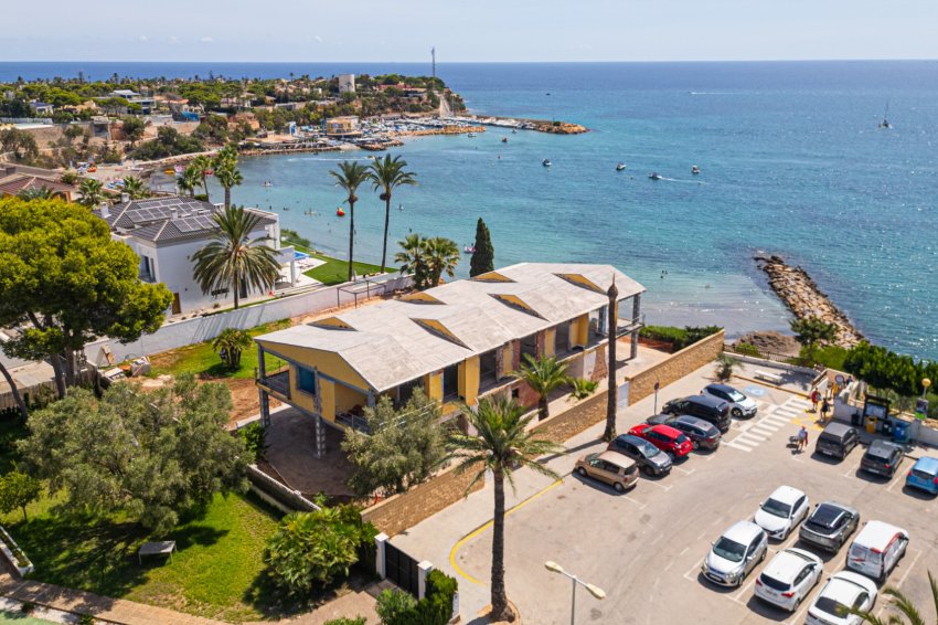 Återförsäljning - Villa -
Orihuela Costa - Cabo Roig
