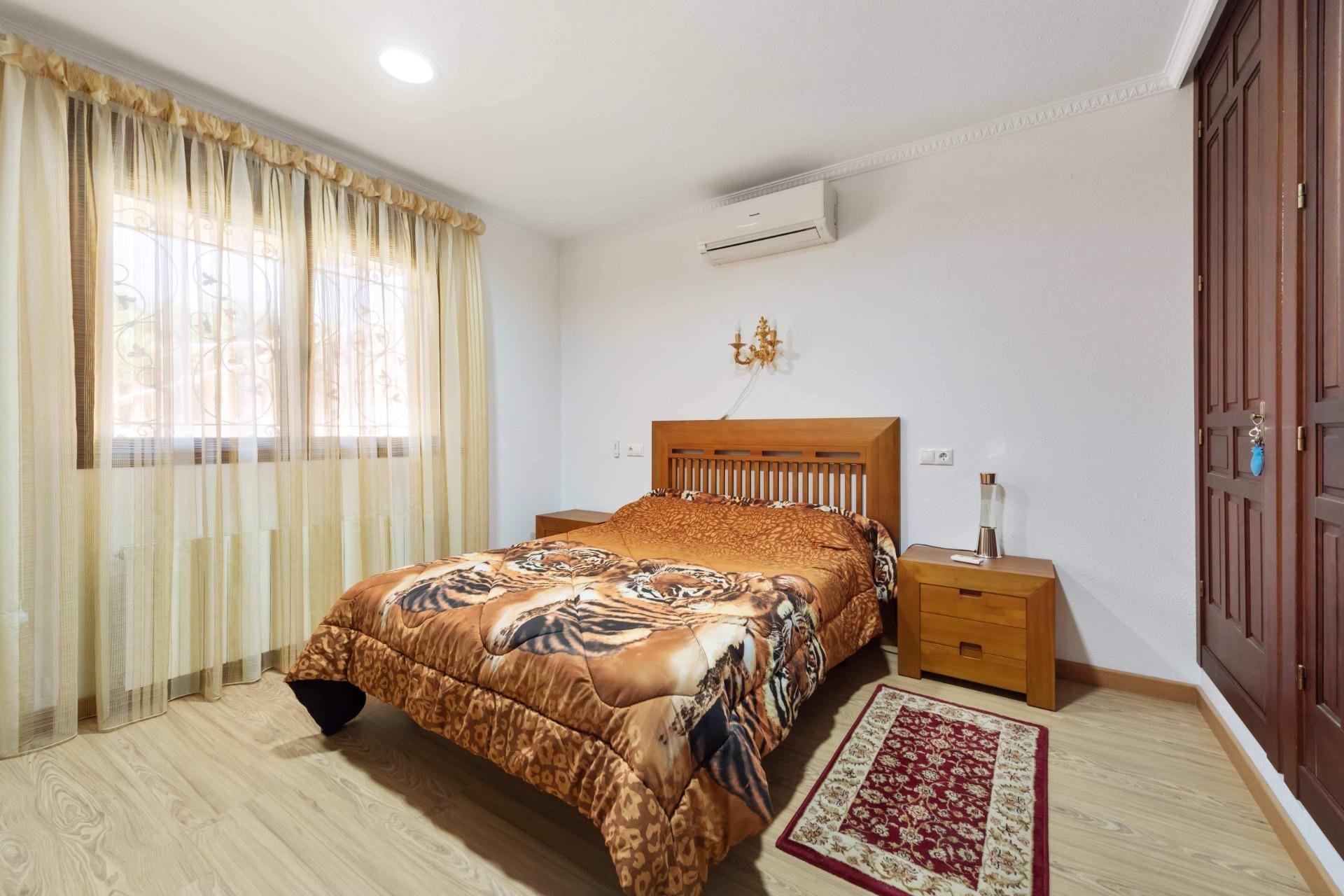 Återförsäljning - Villa -
Orihuela Costa - Campoamor