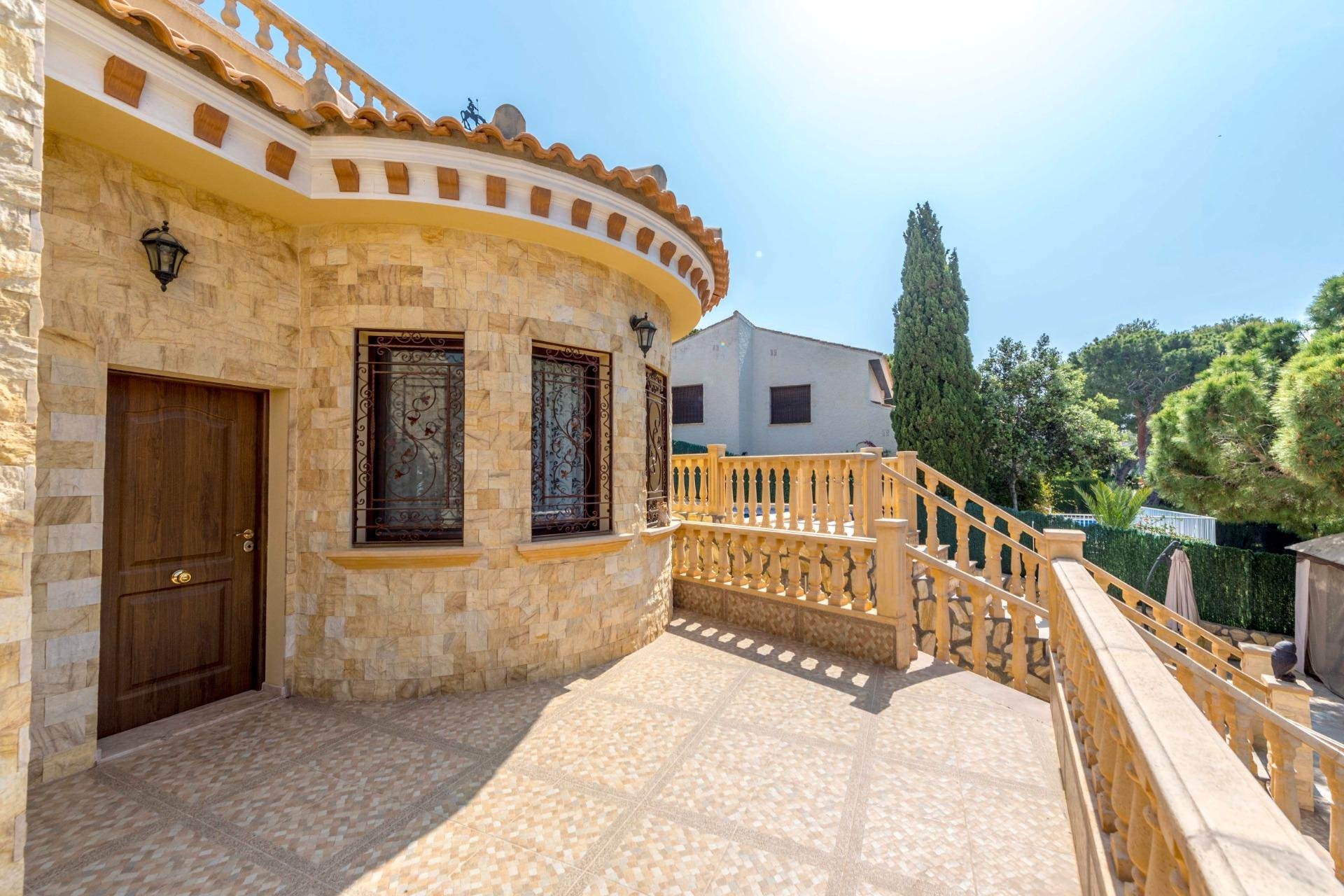 Återförsäljning - Villa -
Orihuela Costa - Campoamor