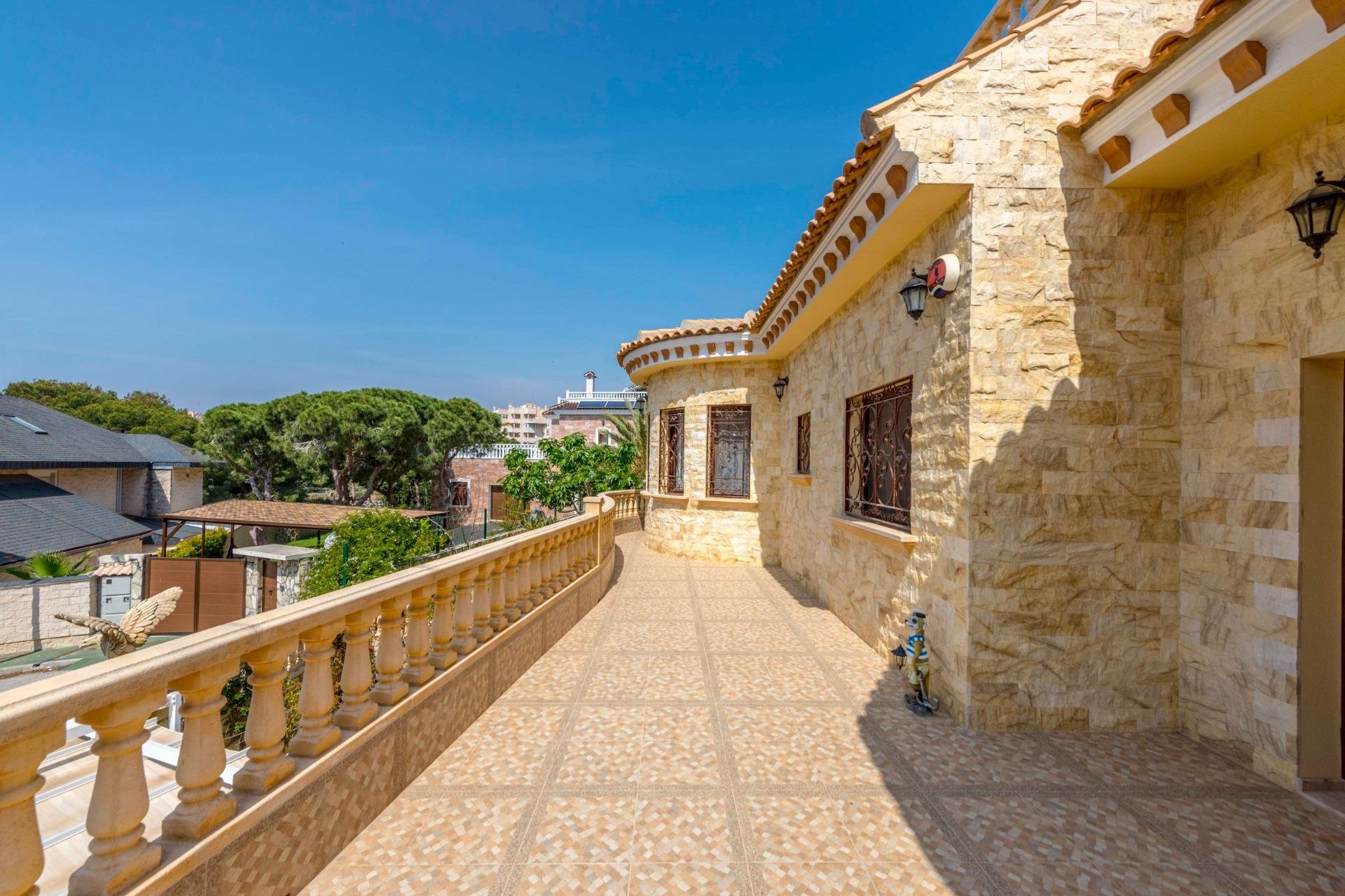 Återförsäljning - Villa -
Orihuela Costa - Campoamor