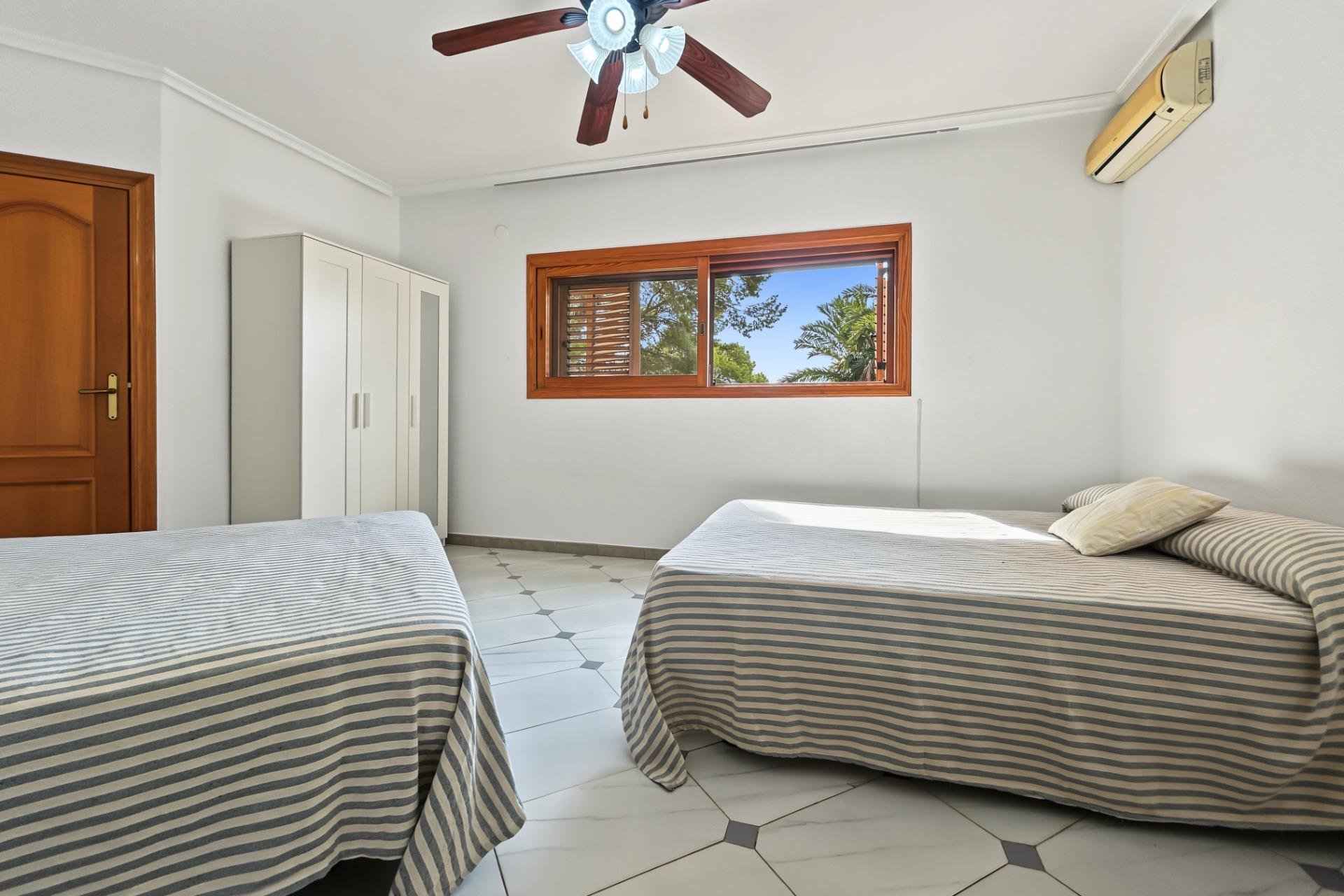Återförsäljning - Villa -
Orihuela Costa - Campoamor