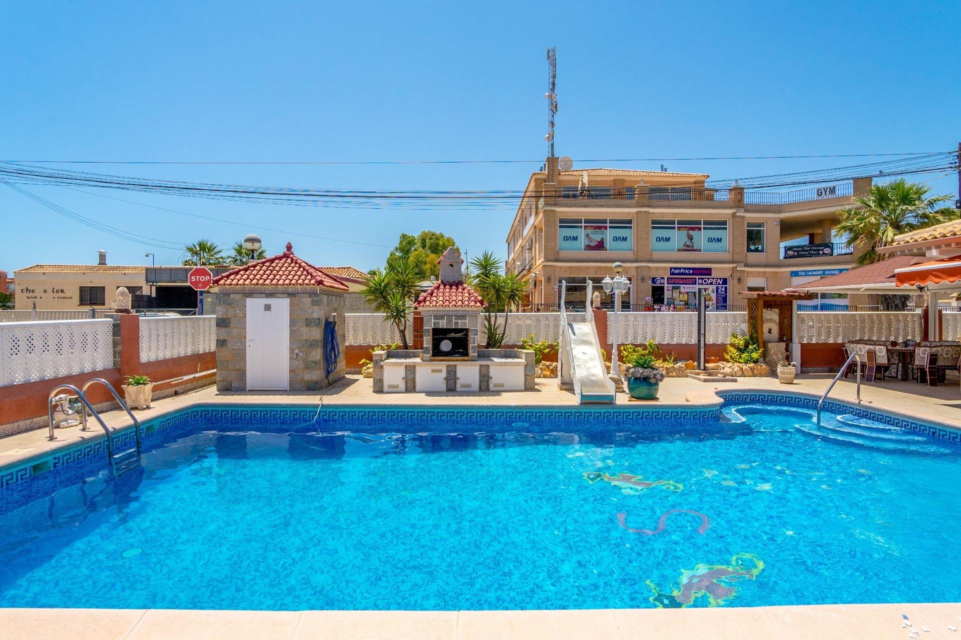 Återförsäljning - Villa -
Orihuela Costa - Campoamor