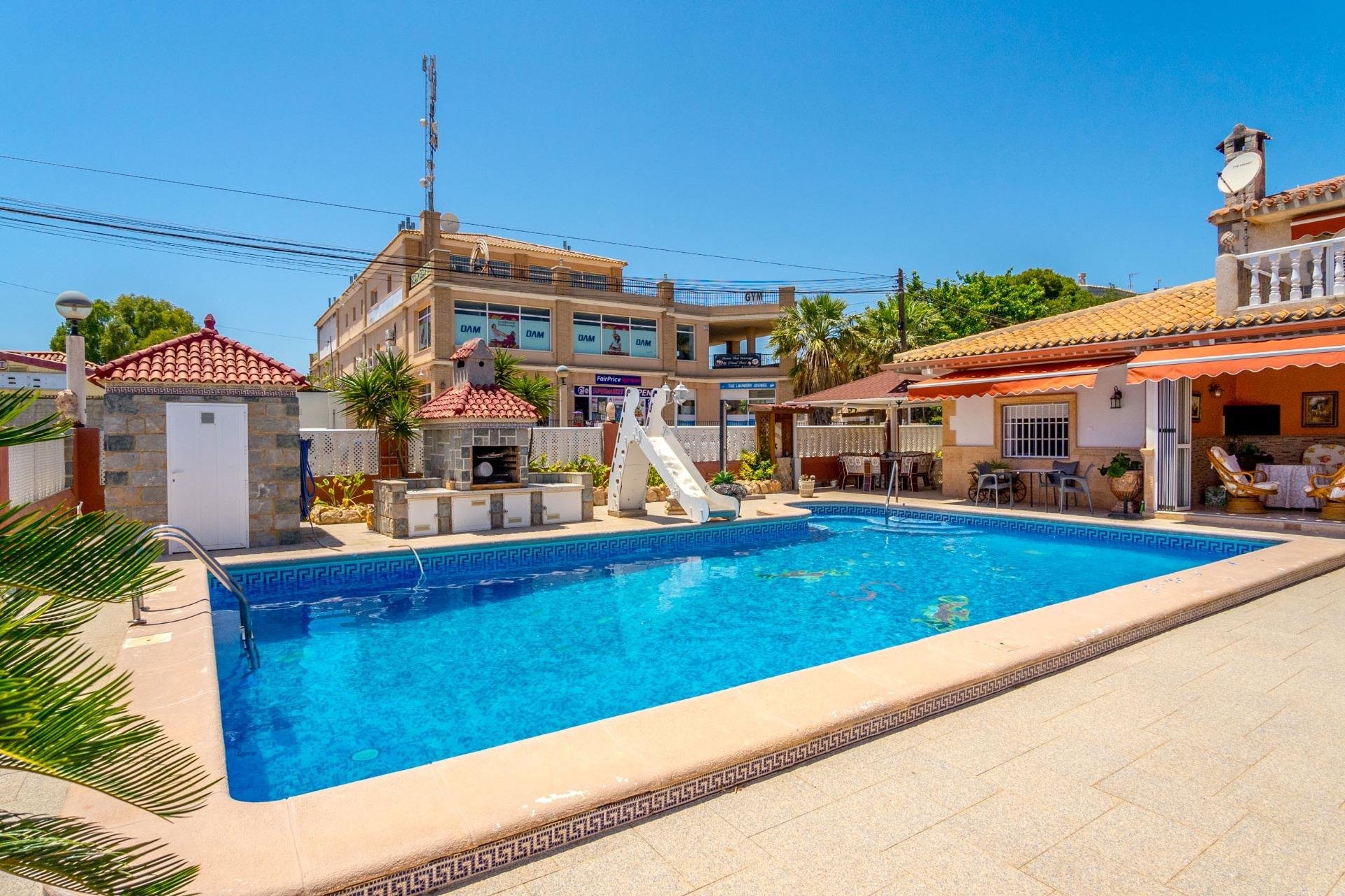 Återförsäljning - Villa -
Orihuela Costa - Campoamor