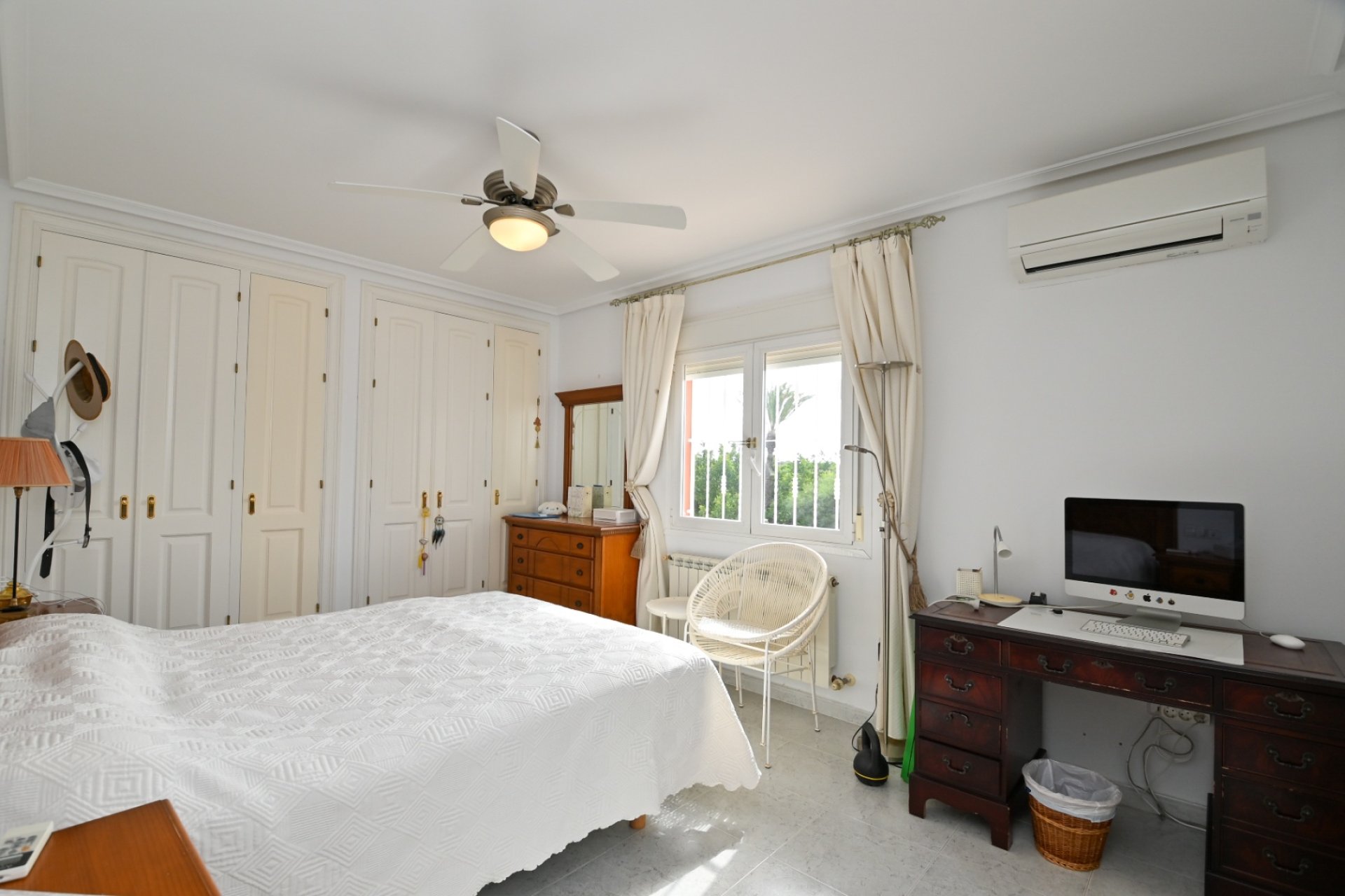 Återförsäljning - Villa -
Orihuela Costa - Club de golf y campo Las Colinas