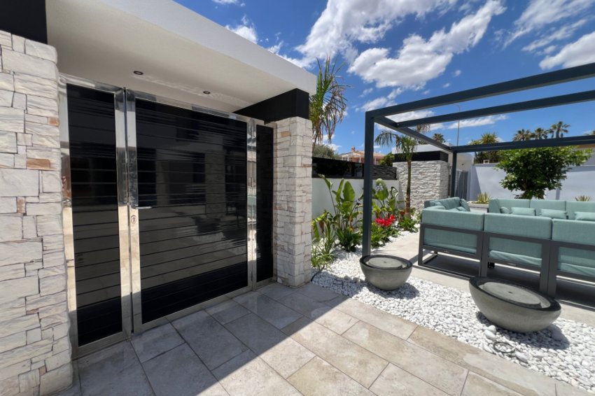 Återförsäljning - Villa -
Orihuela Costa - Costa Blanca Sur