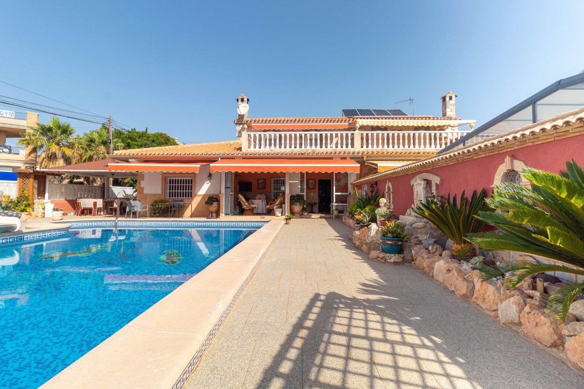 Återförsäljning - Villa -
Orihuela Costa - La Regia