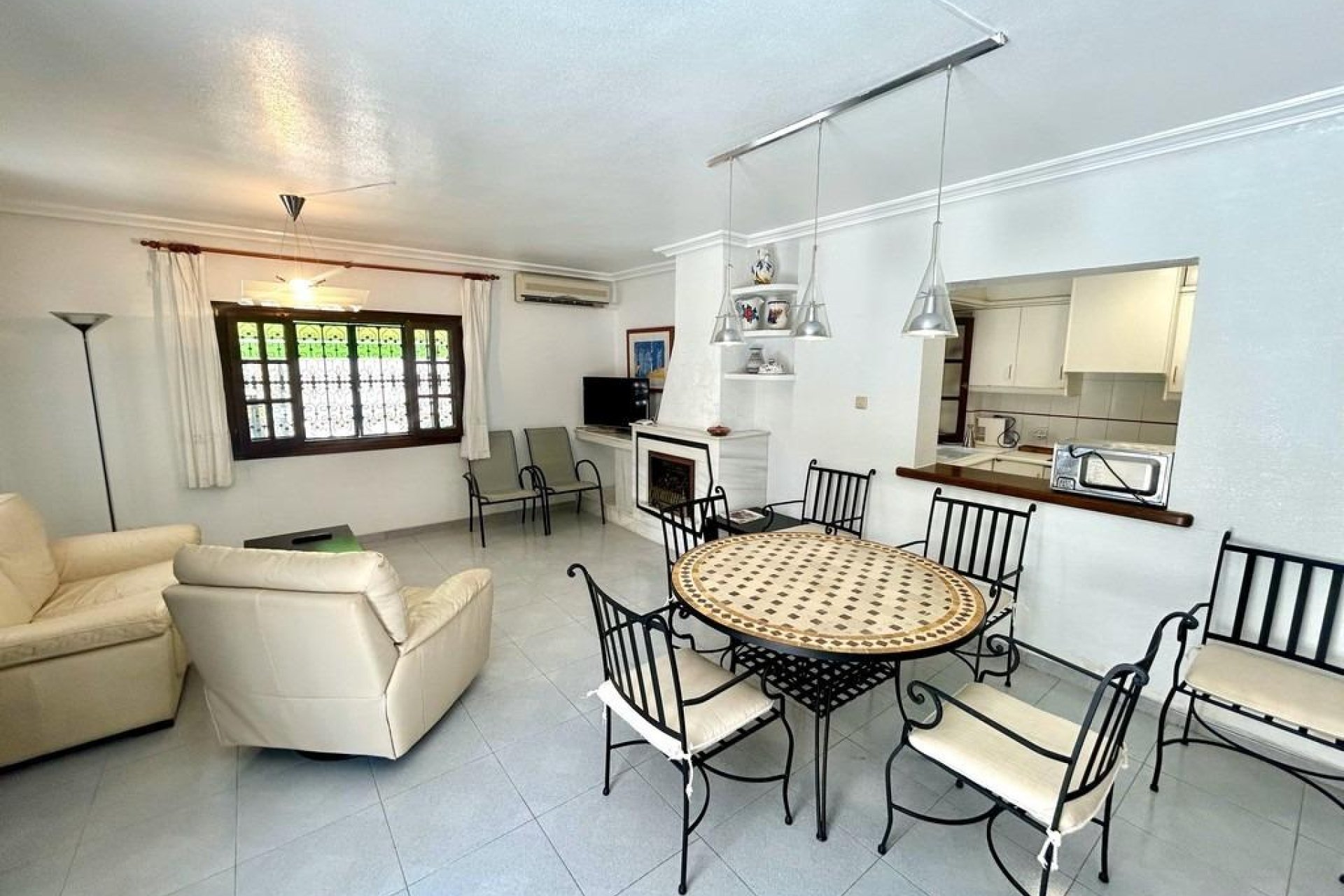 Återförsäljning - Villa -
Orihuela Costa - La Zenia