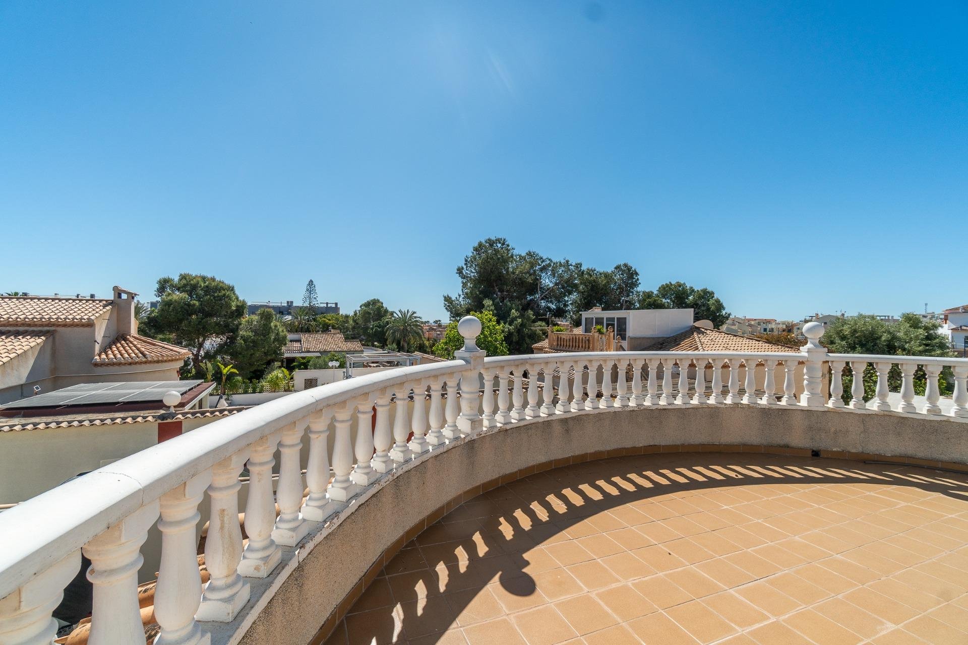 Återförsäljning - Villa -
Orihuela Costa - La Zenia