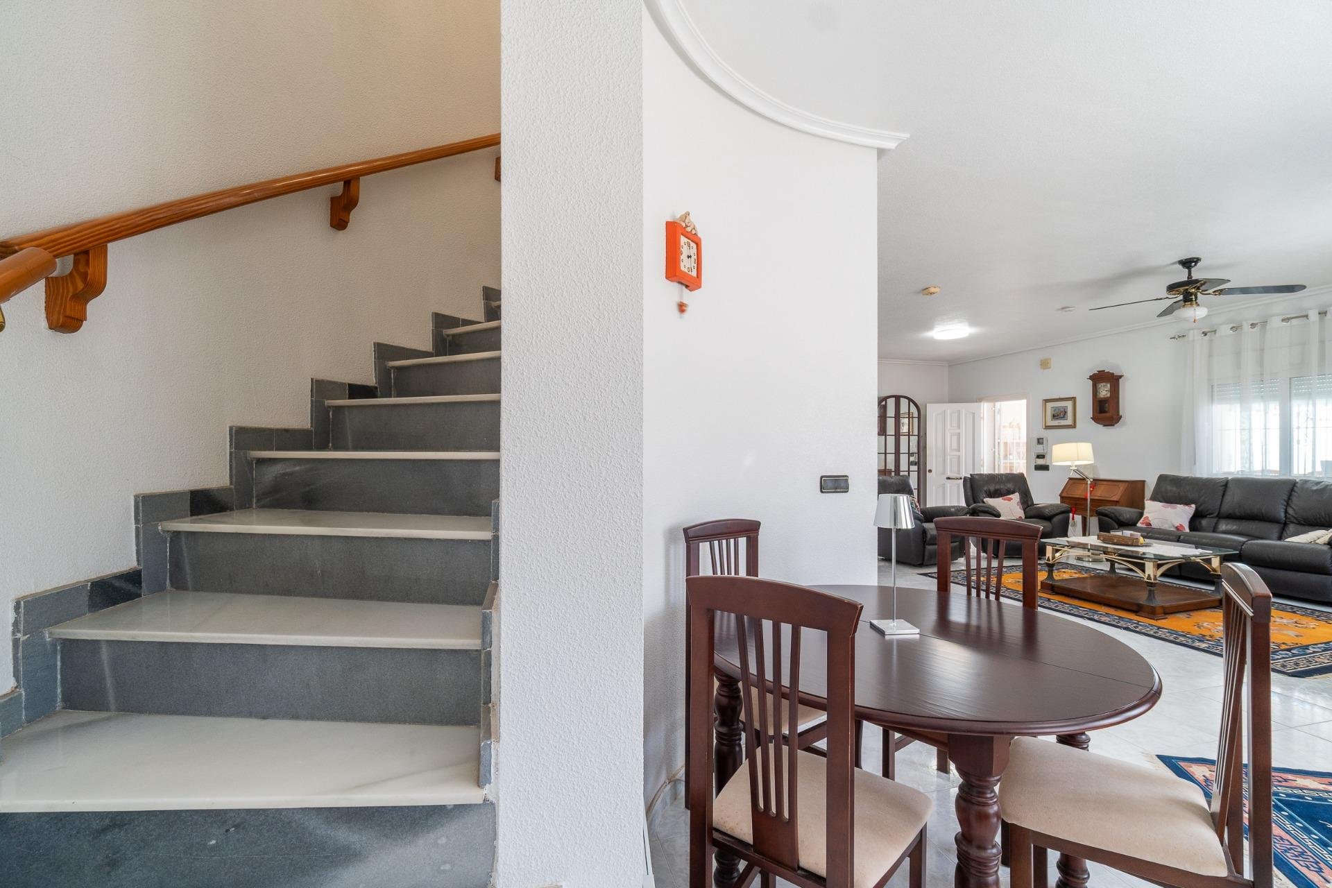 Återförsäljning - Villa -
Orihuela Costa - La Zenia