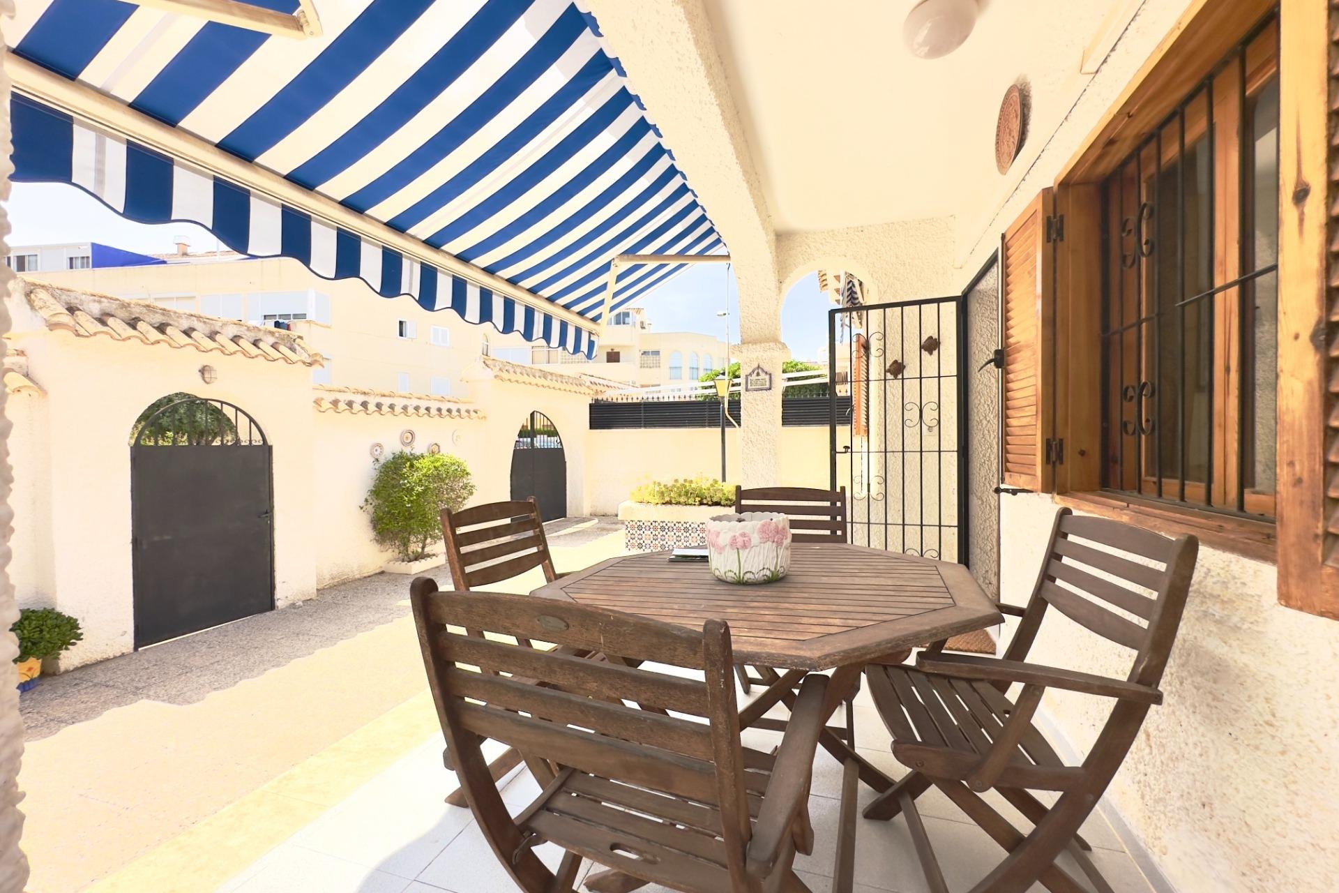 Återförsäljning - Villa -
Orihuela Costa - La Zenia