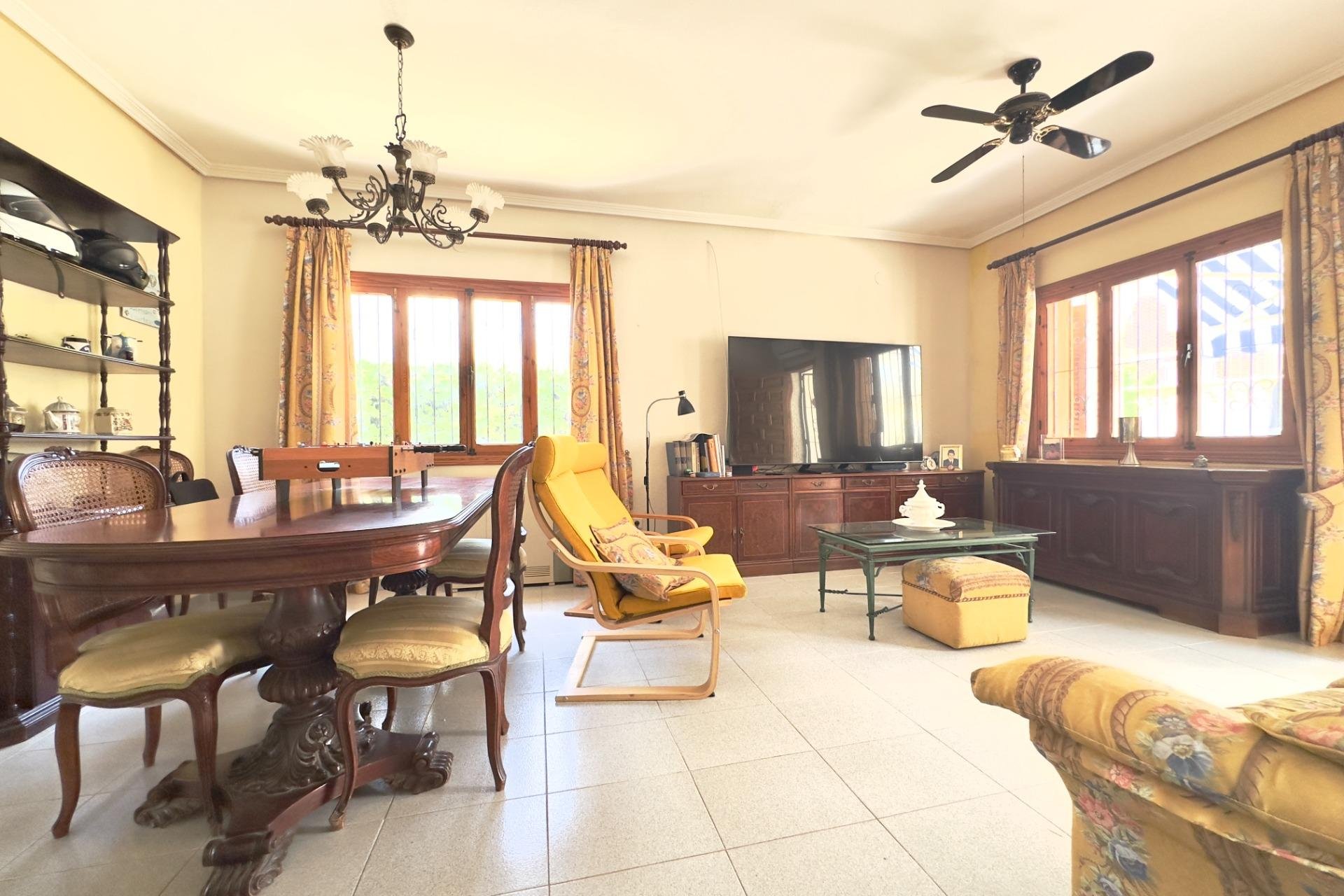 Återförsäljning - Villa -
Orihuela Costa - La Zenia