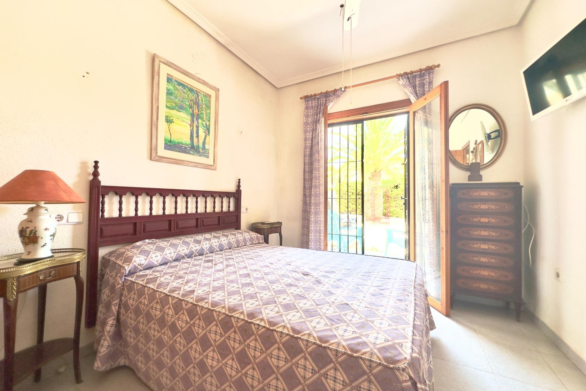Återförsäljning - Villa -
Orihuela Costa - La Zenia