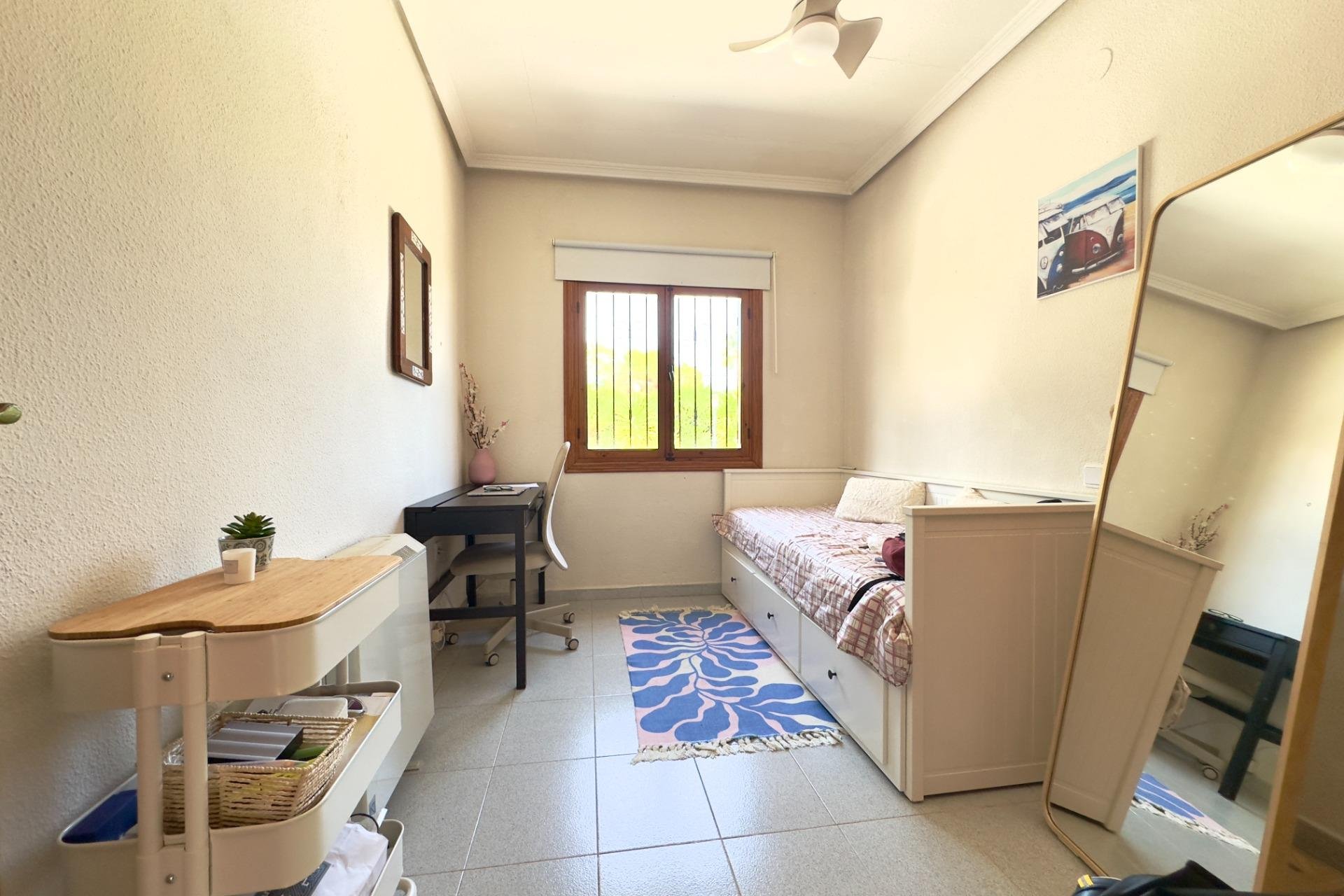 Återförsäljning - Villa -
Orihuela Costa - La Zenia