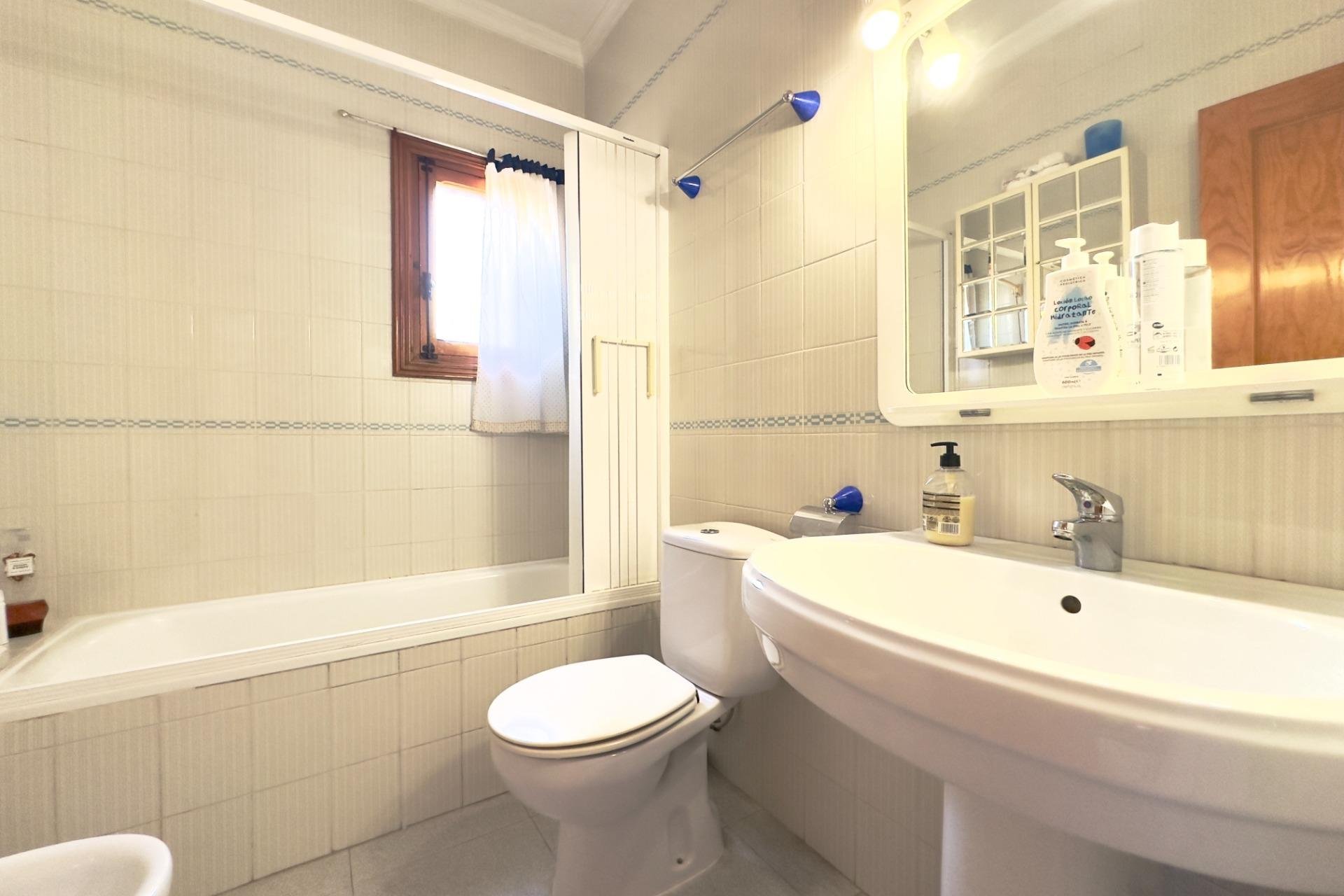 Återförsäljning - Villa -
Orihuela Costa - La Zenia