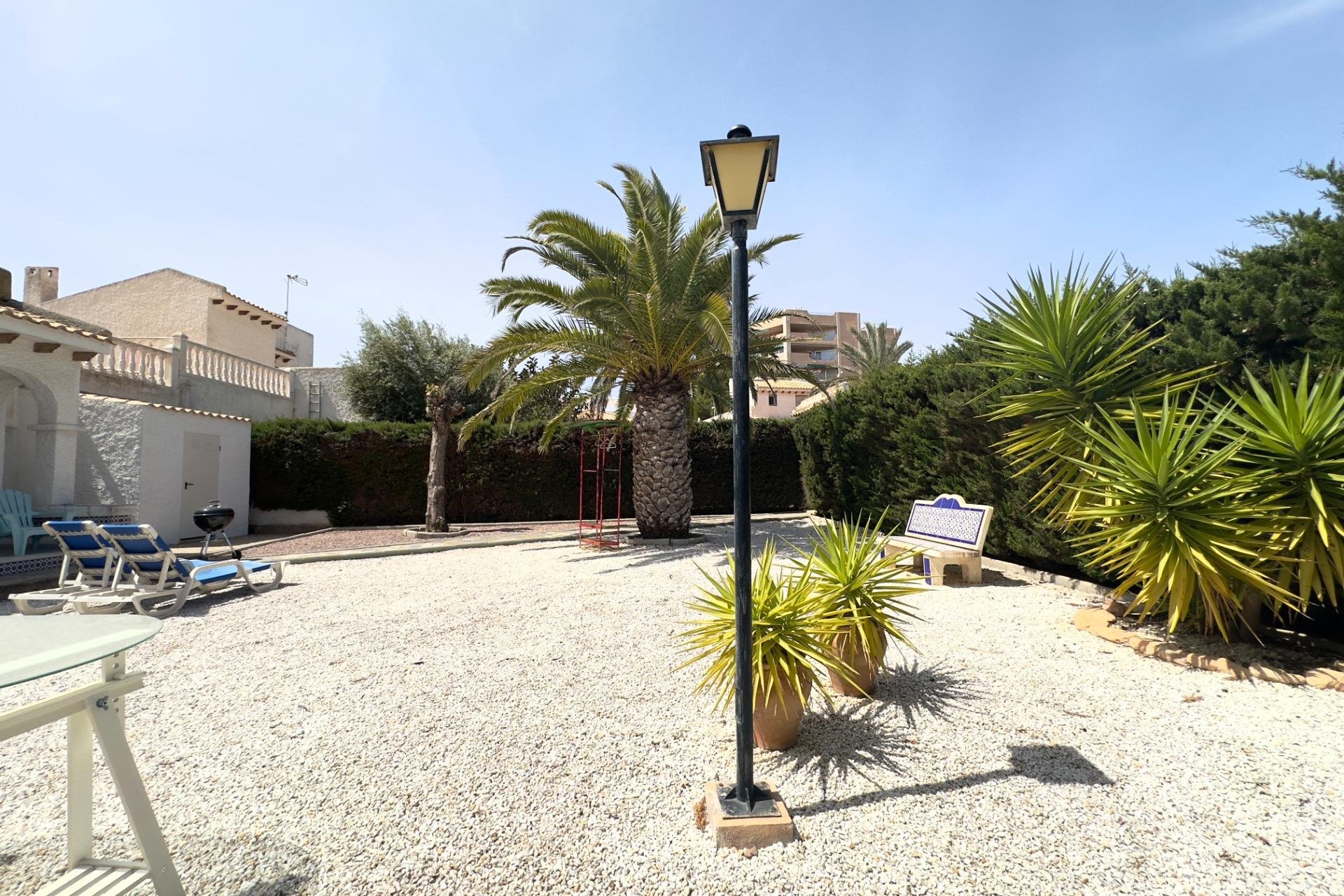 Återförsäljning - Villa -
Orihuela Costa - La Zenia