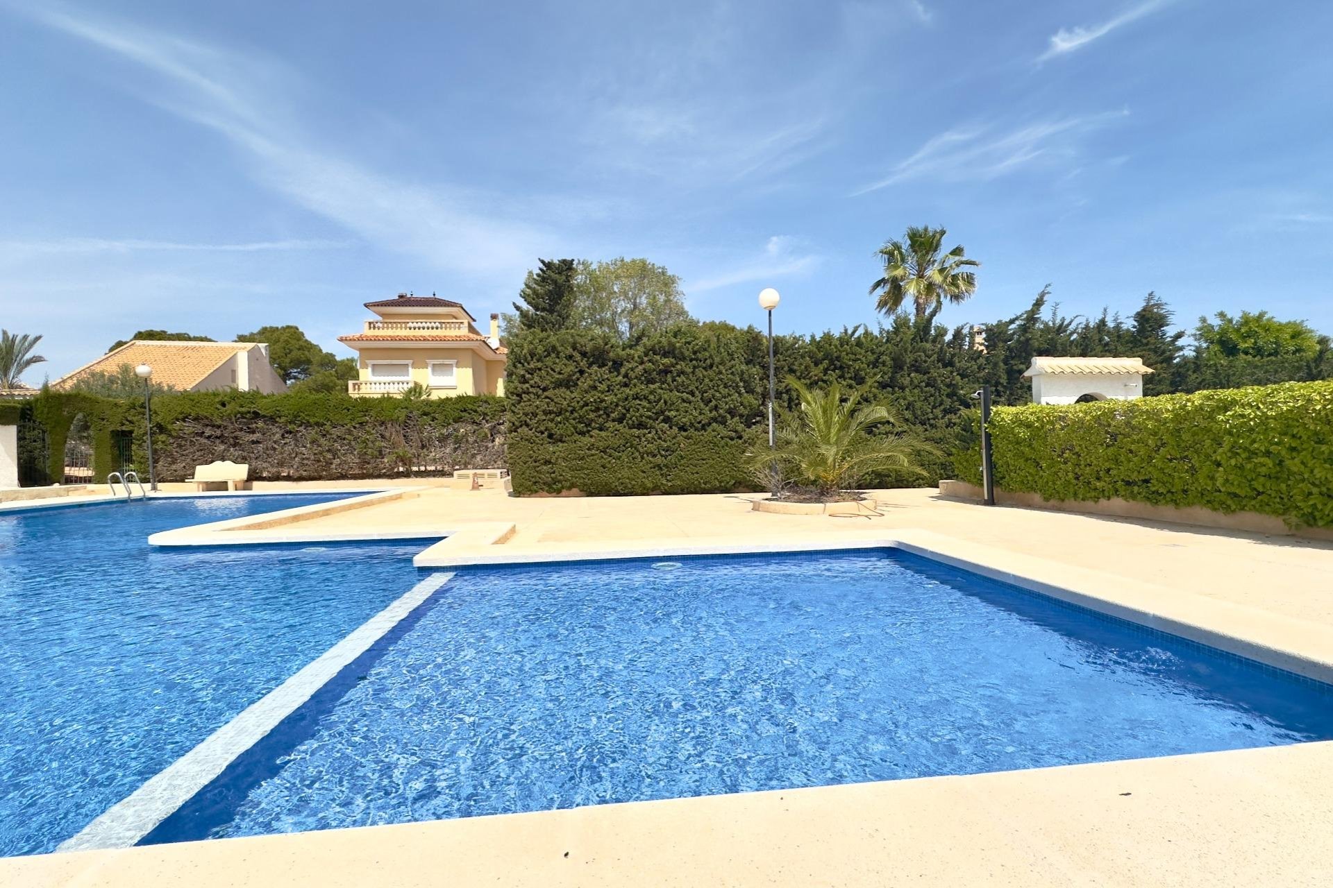 Återförsäljning - Villa -
Orihuela Costa - La Zenia