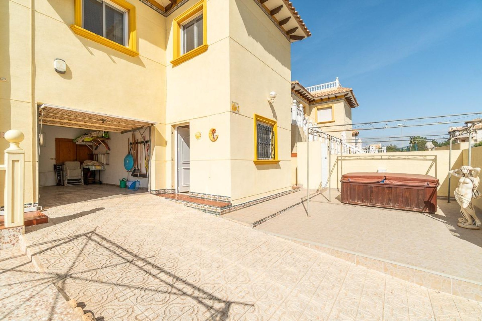 Återförsäljning - Villa -
Orihuela Costa - La Zenia