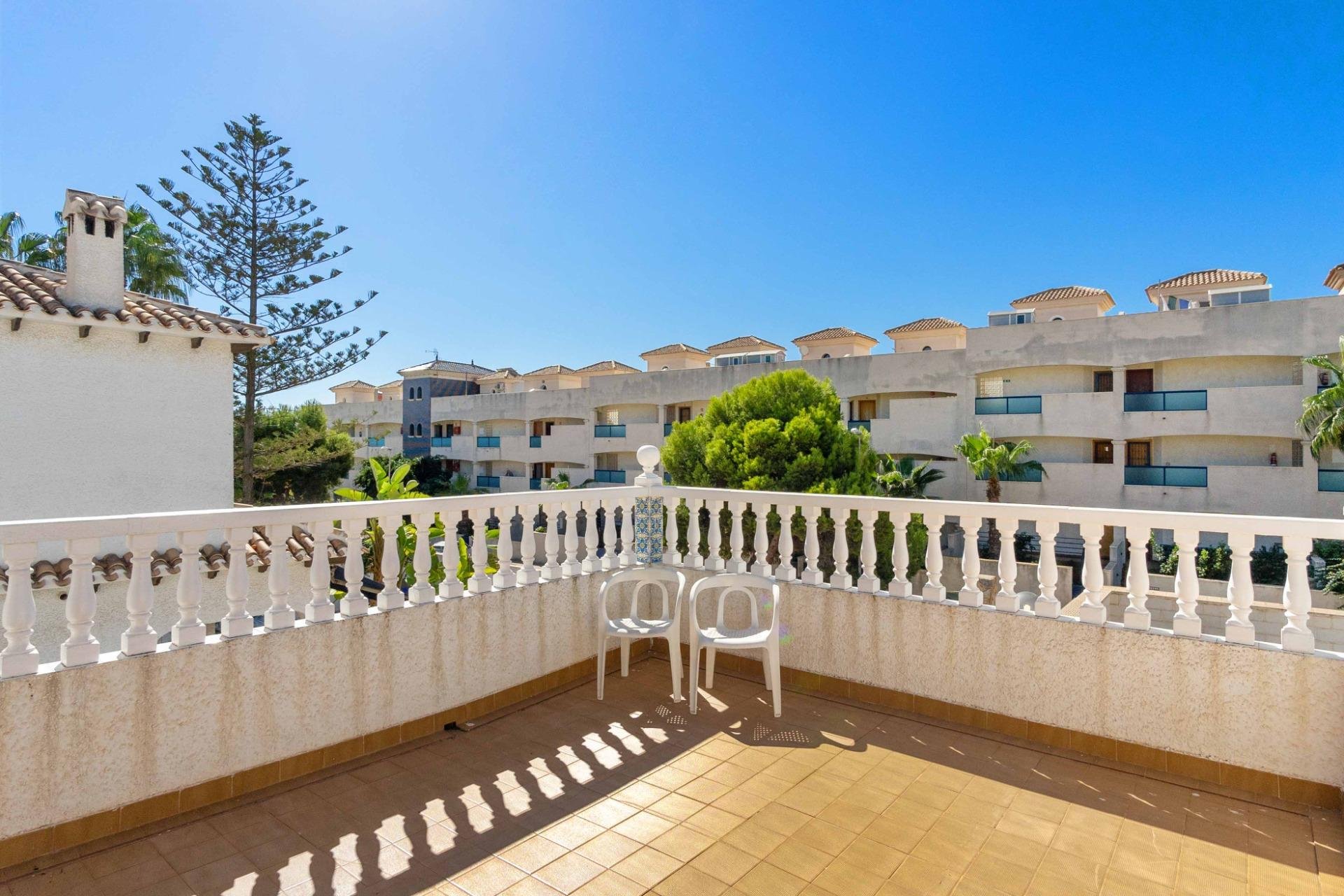 Återförsäljning - Villa -
Orihuela Costa - La Zenia