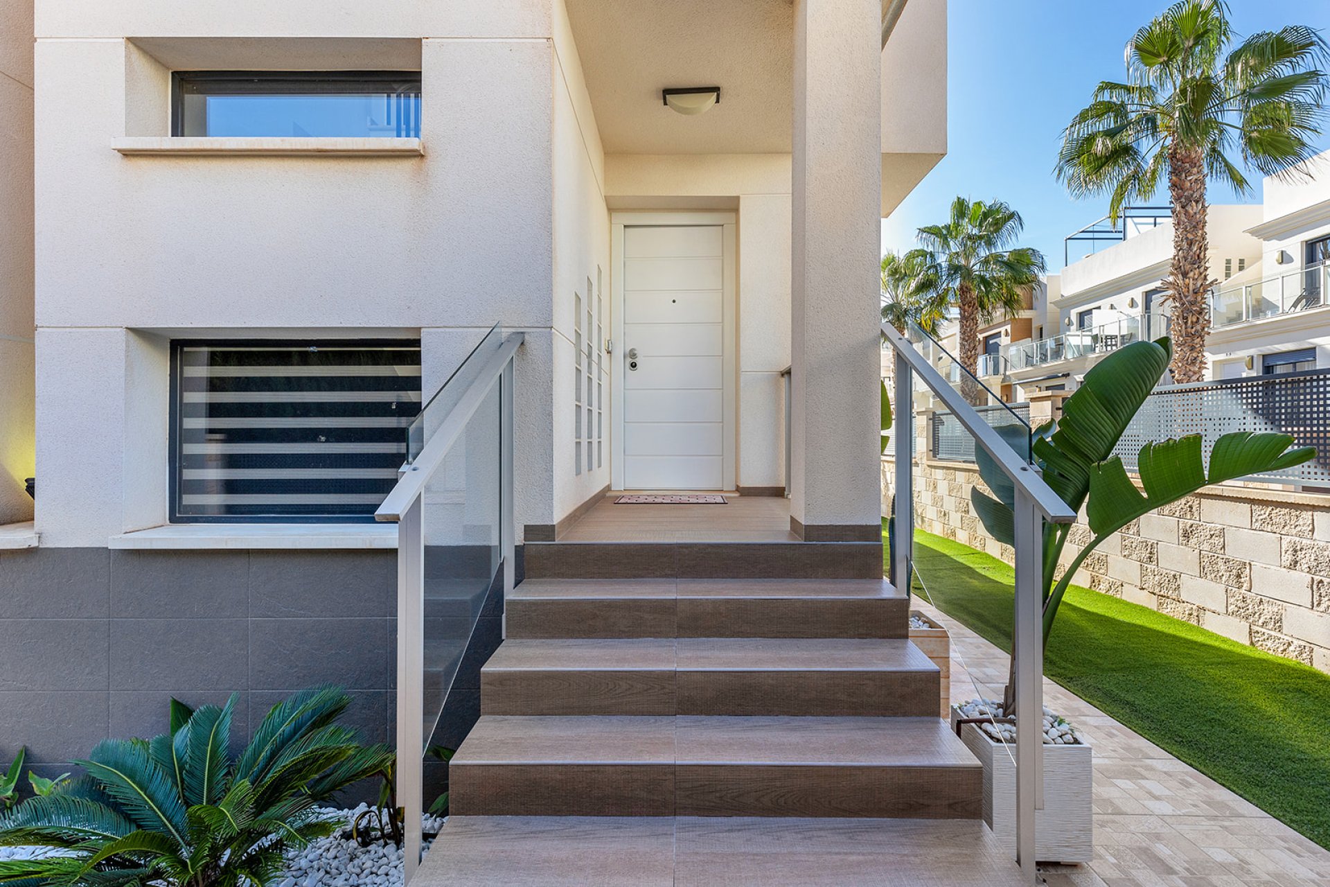 Återförsäljning - Villa -
Orihuela Costa - La Zenia