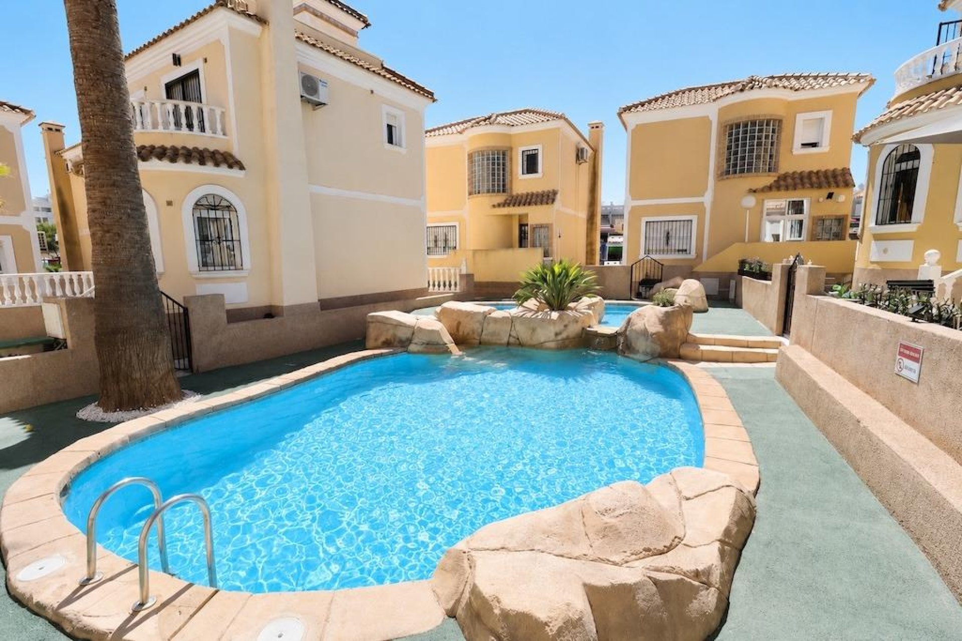 Återförsäljning - Villa -
Orihuela Costa - Las Filipinas