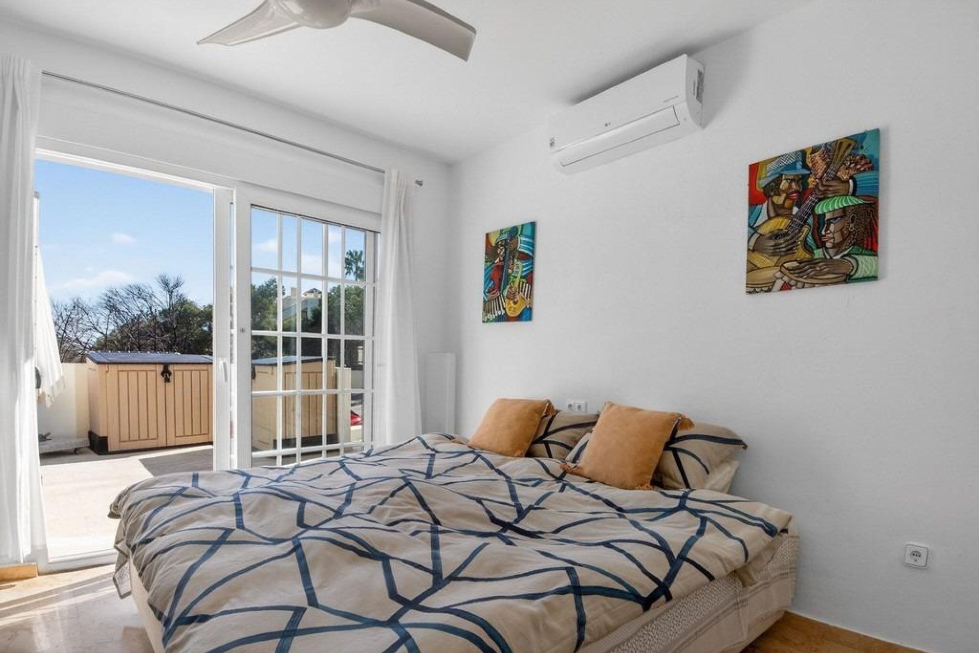 Återförsäljning - Villa -
Orihuela Costa - Las Ramblas