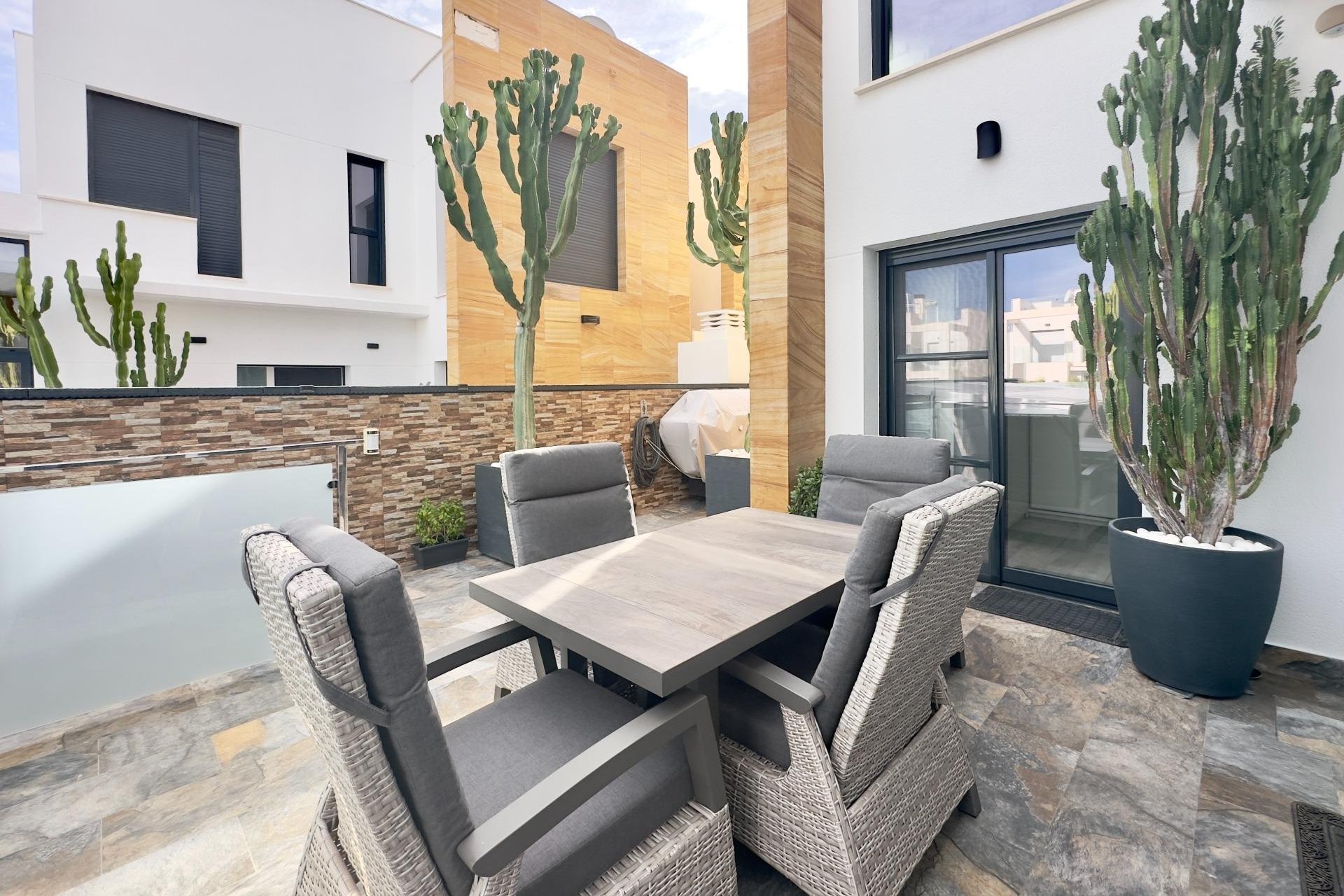 Återförsäljning - Villa -
Orihuela Costa - Lomas de Cabo Roig