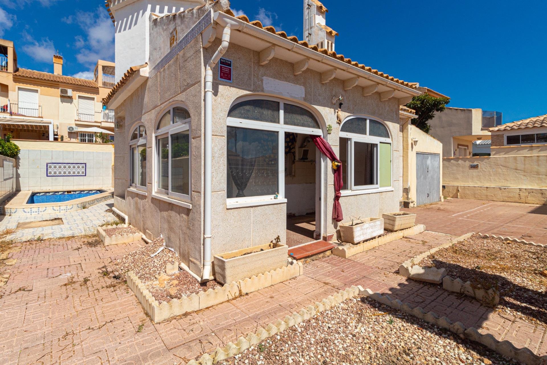 Återförsäljning - Villa -
Orihuela Costa - Los Almendros-La Florida