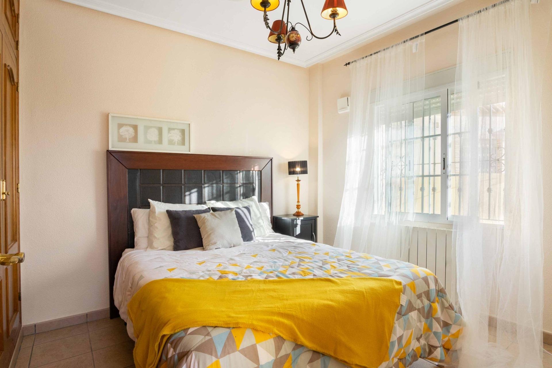Återförsäljning - Villa -
Orihuela Costa - Los Almendros-La Florida